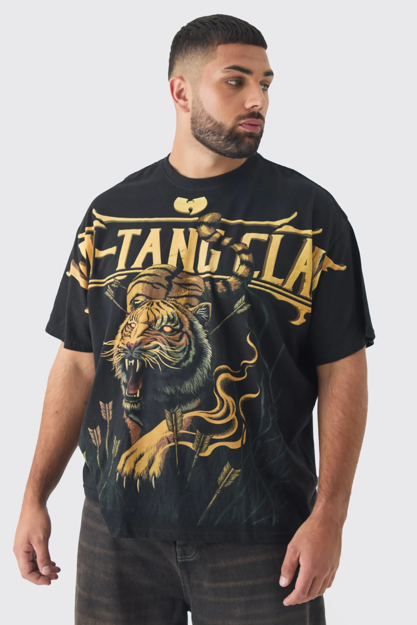Plus Oversized Wu-Tang Over Seams License Print T-Shirt | BoohooMAN UK