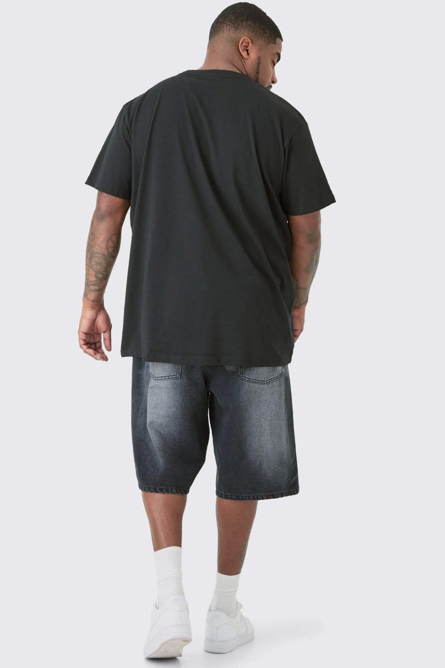 Plus Pokemon Gengar Printed Licensed T-shirt In Black | BoohooMAN UK