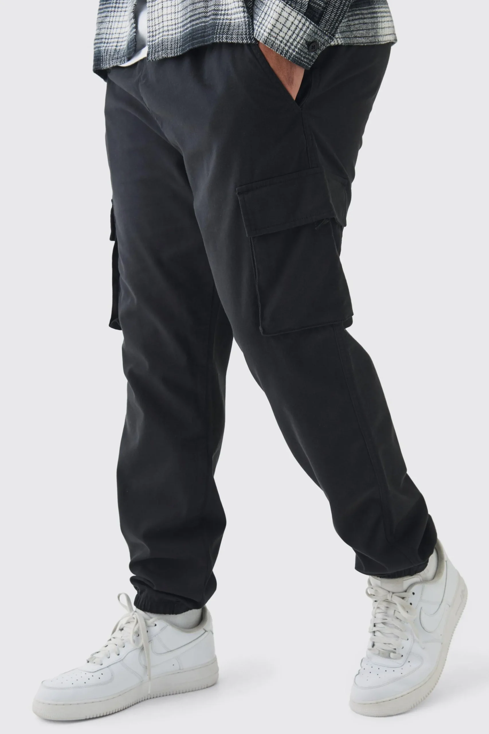 Plus Skinny Fit Elasticated Waist Cuffed Cargo Trousers | BoohooMAN UK