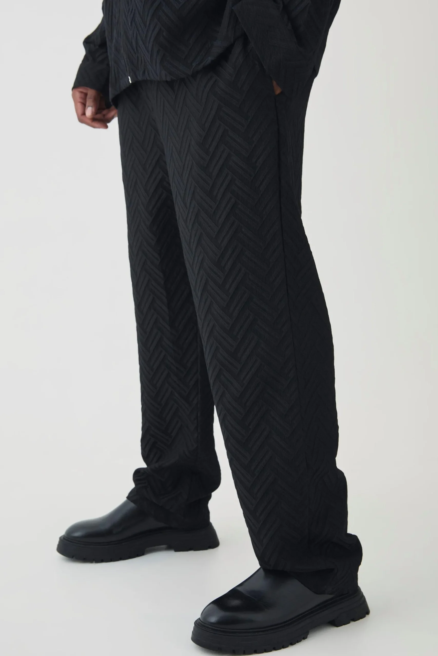 Plus Tonal Geo Smart Straight Trouser | BoohooMAN UK