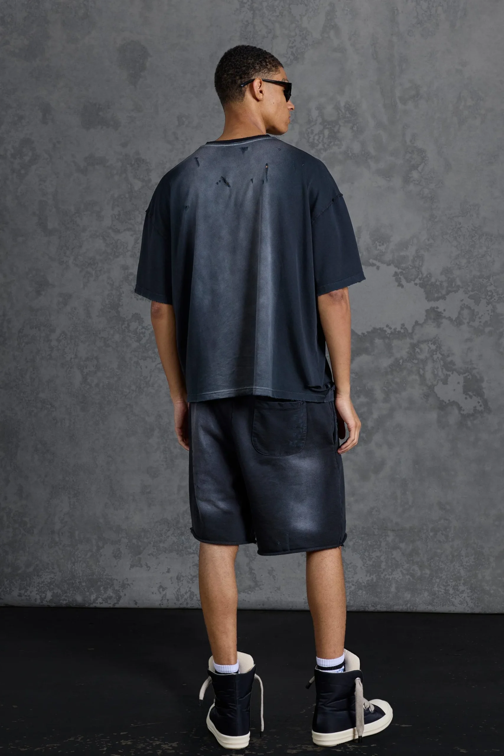P-Star Oversized Boxy Washed T-Shirt With Star Print | BoohooMAN UK