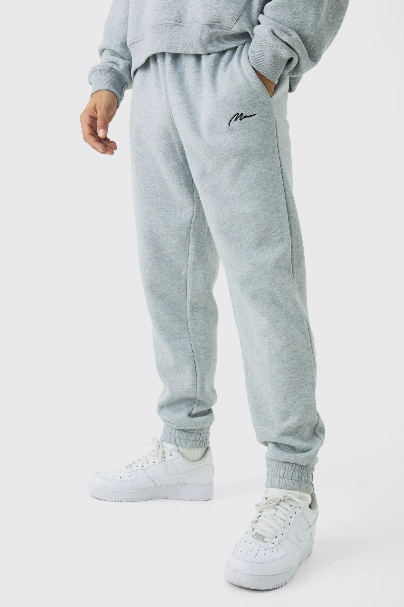 Regular Fit Basic Man Signature Jogger | BoohooMAN UK