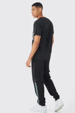 Regular Fit Chicago Varsity Graphic T-Shirt | BoohooMAN UK