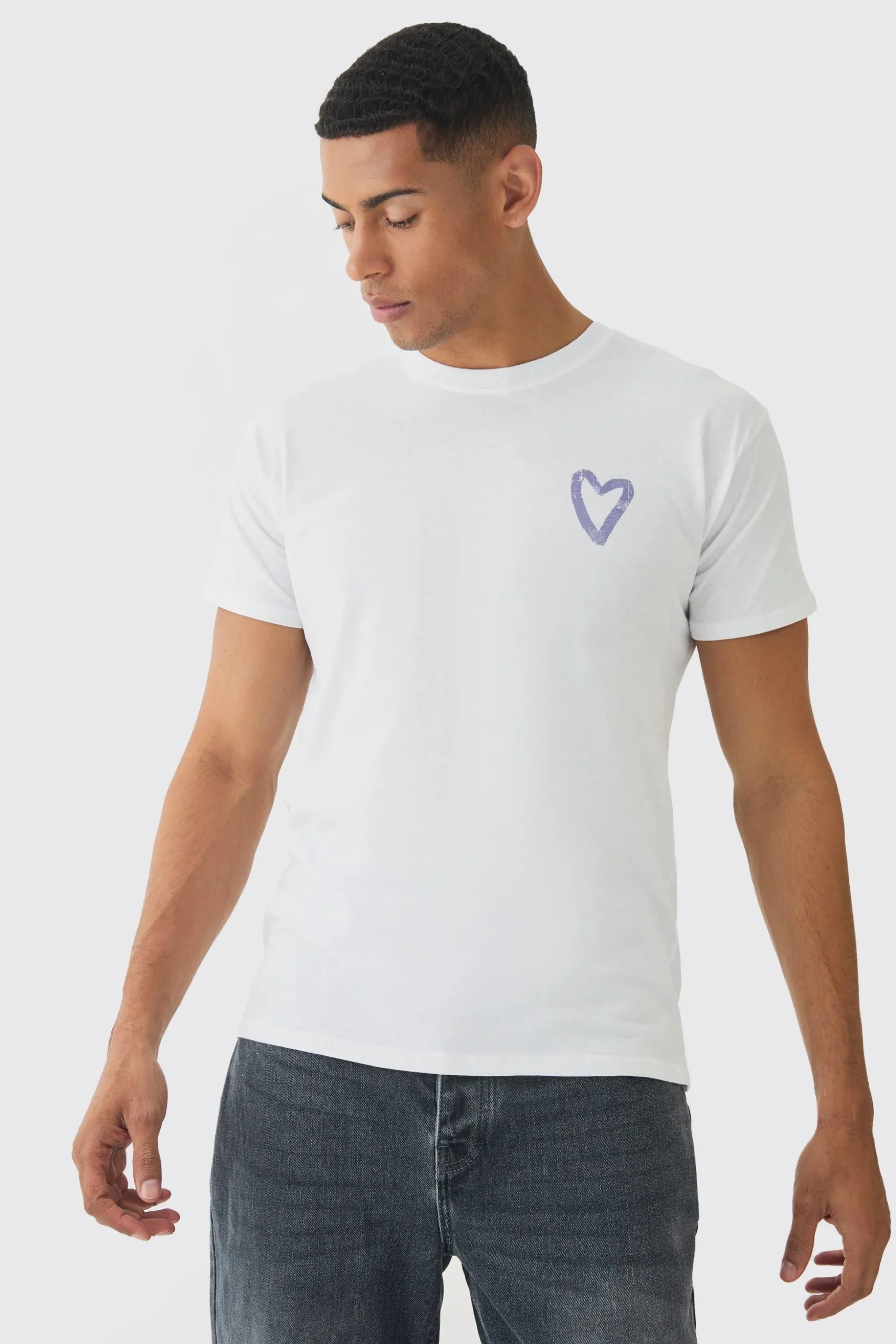 Regular Fit Graffiti Heart Print T-shirt | BoohooMAN UK