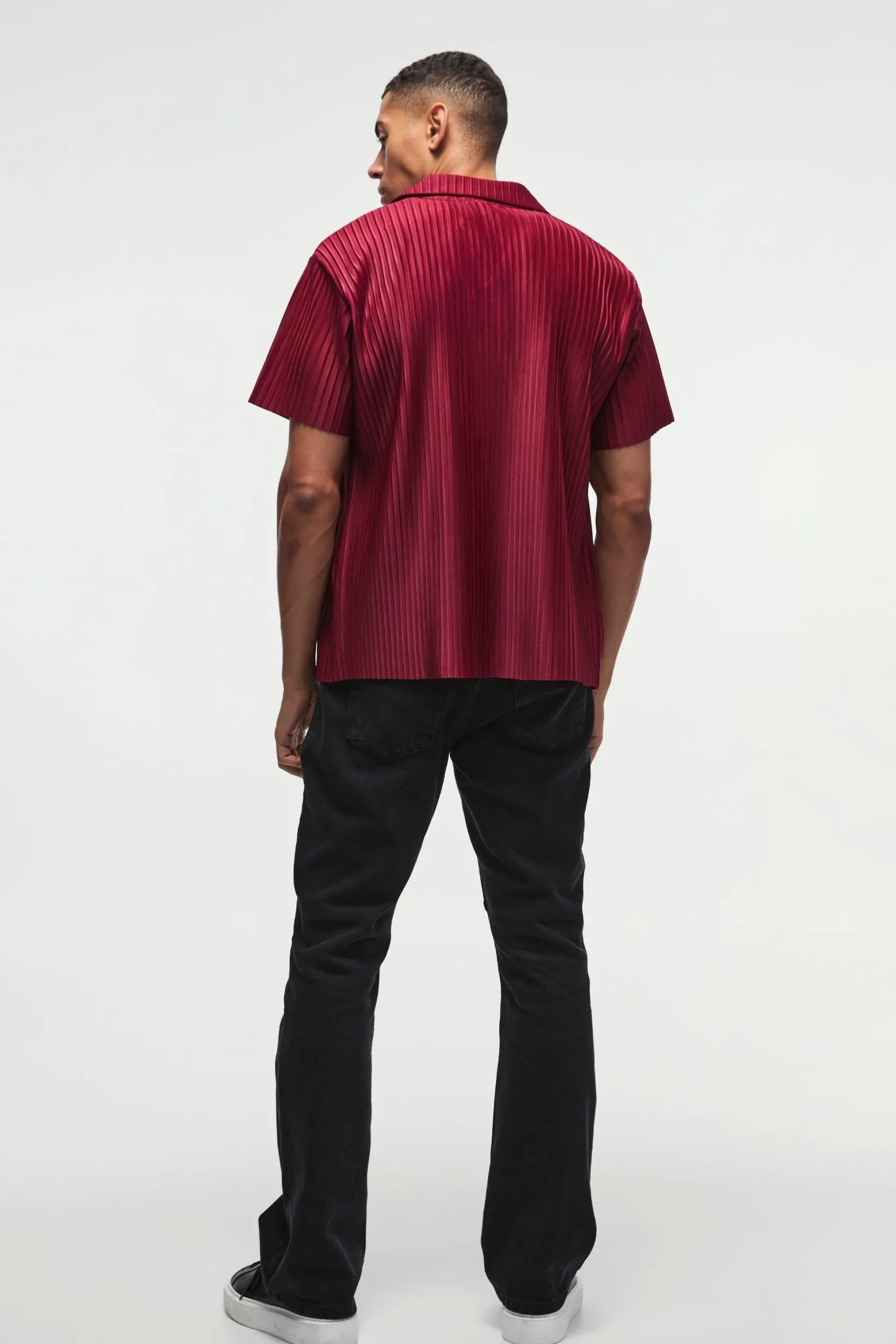 Regular Fit Revere Pleated Shirt | BoohooMAN UK