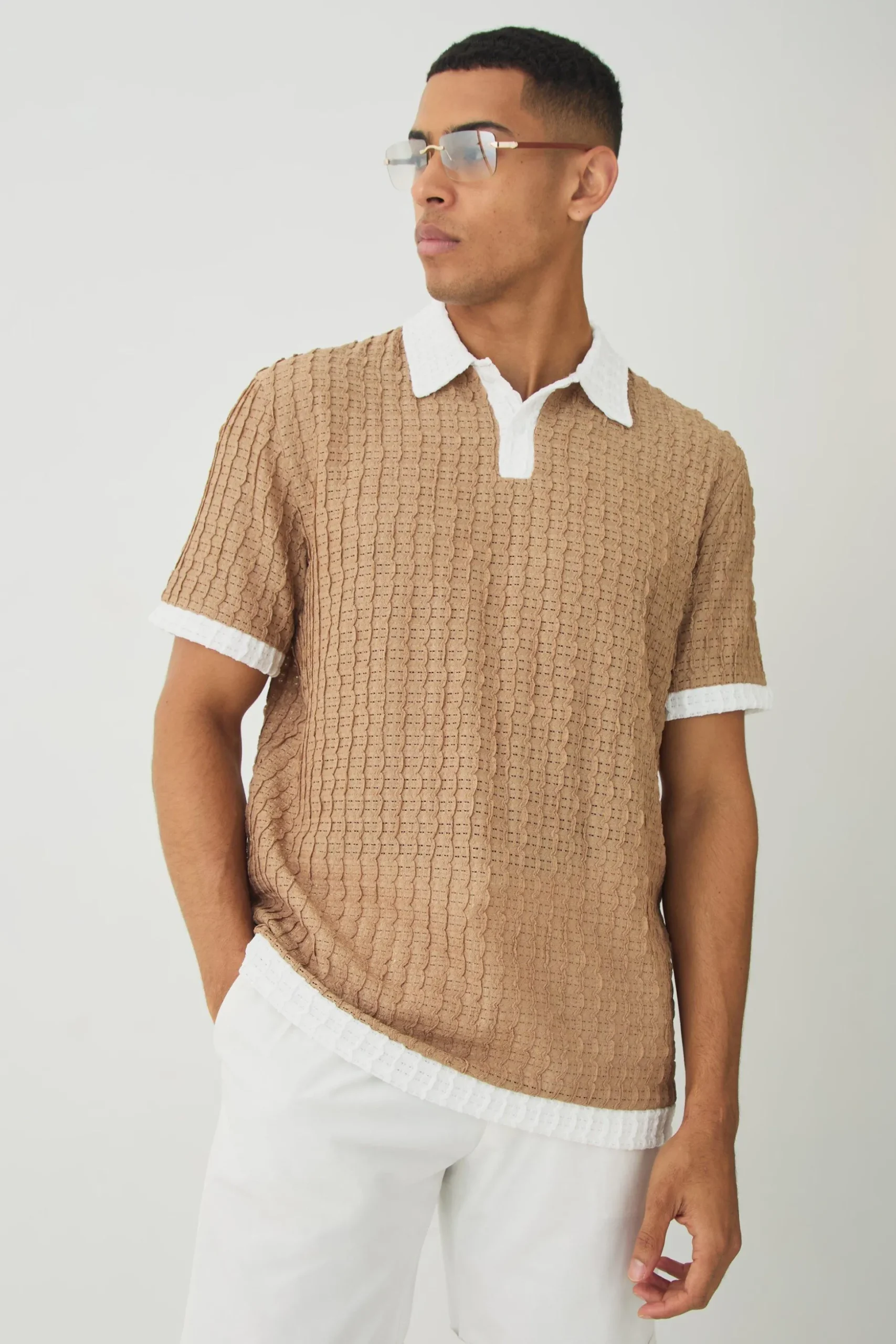 Regular Fit Textured Contrast Polo | BoohooMAN UK