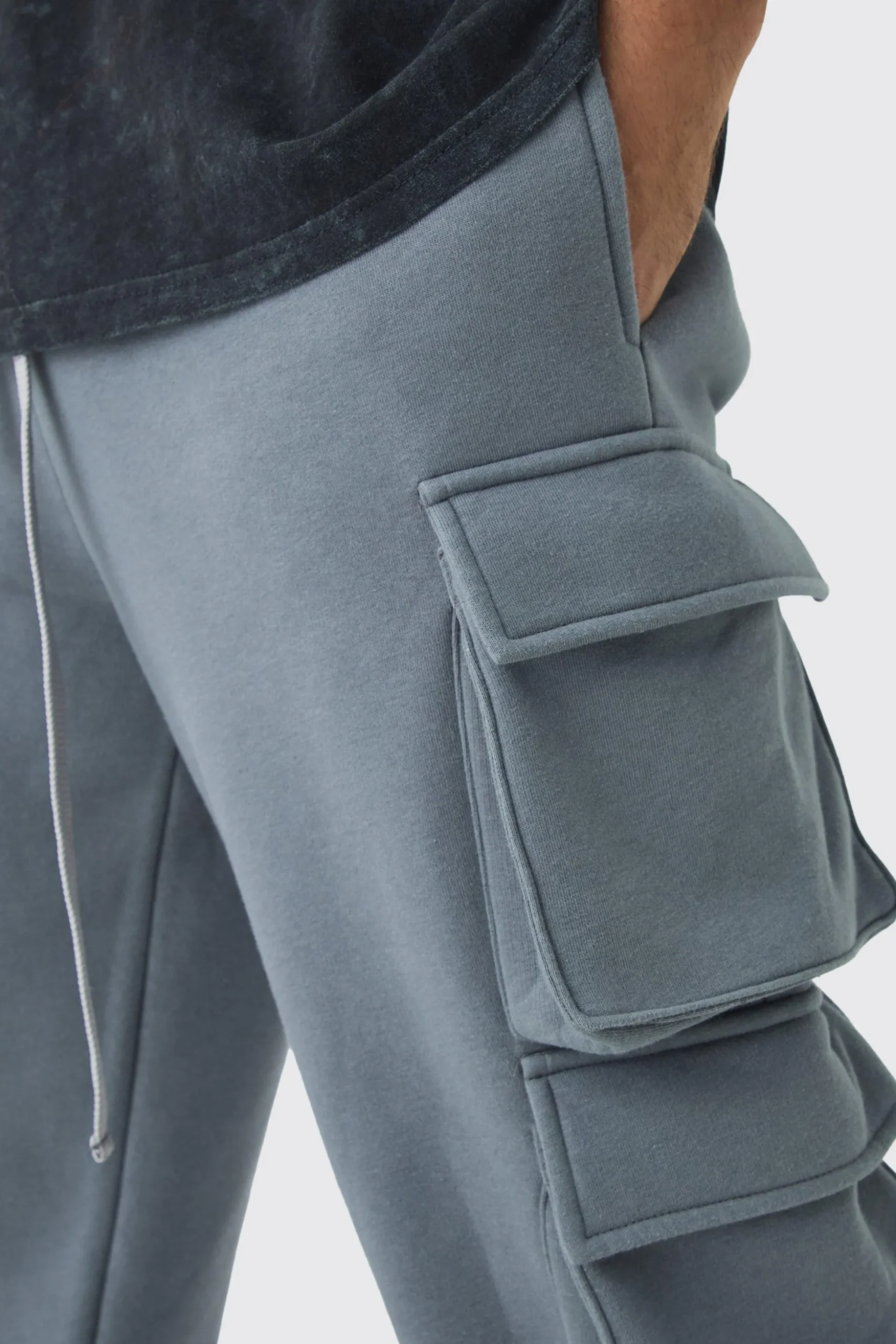 Relaxed Fit Double Pocket Cargo Jogger | BoohooMAN UK