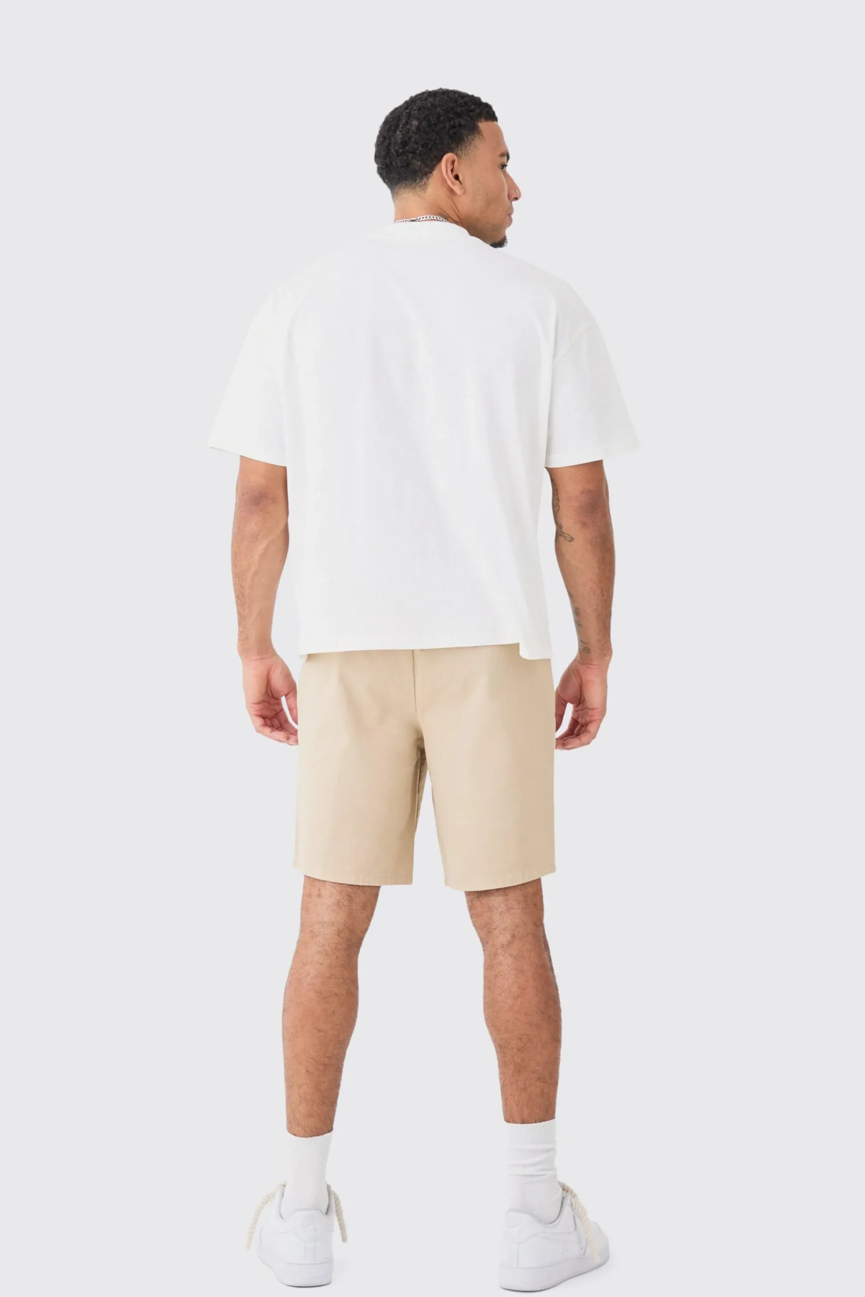 Relaxed Fit Elasticated Waist Chino Shorts In Stone | BoohooMAN UK
