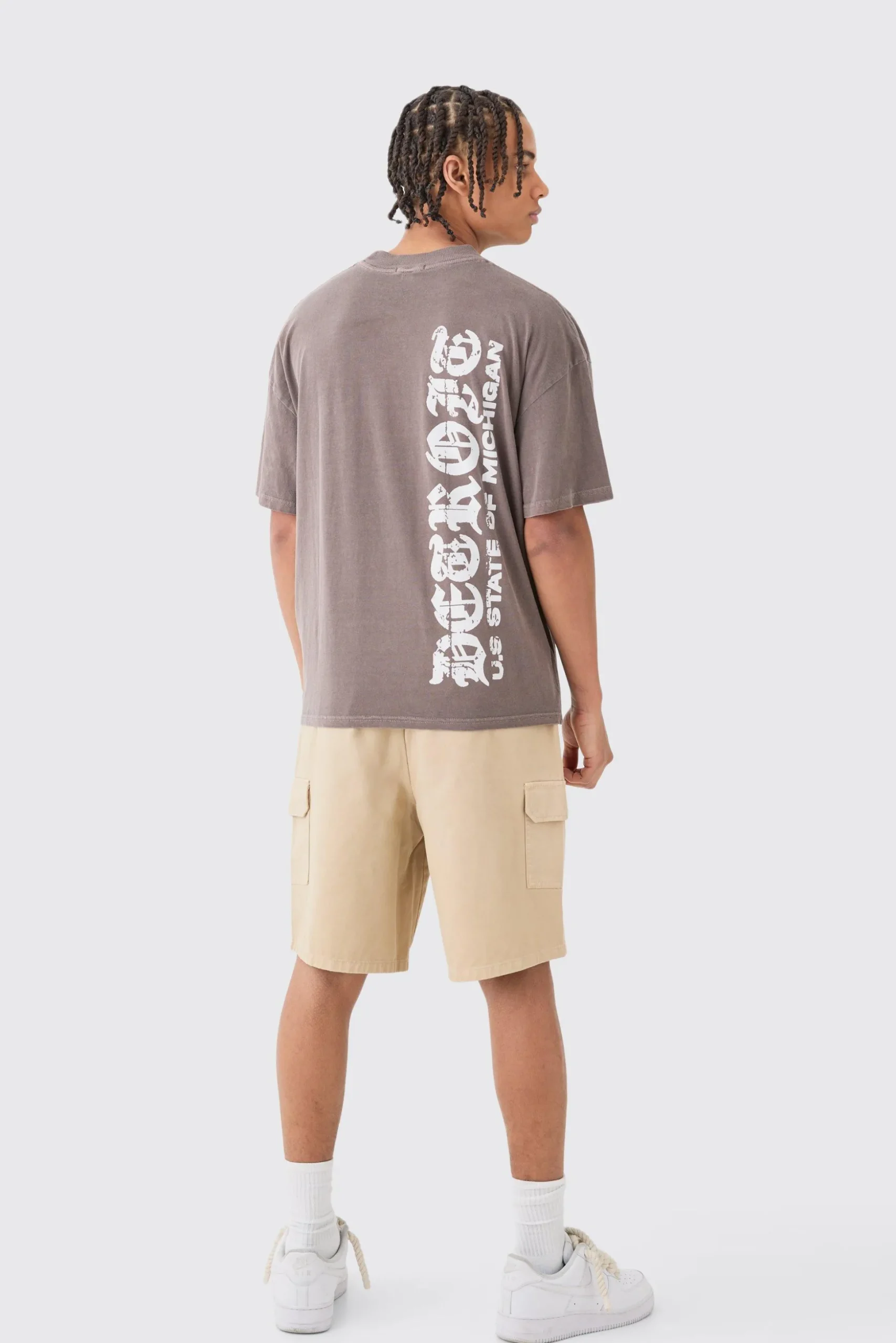 Relaxed Fit Elasticated Waist Cargo Shorts | BoohooMAN UK