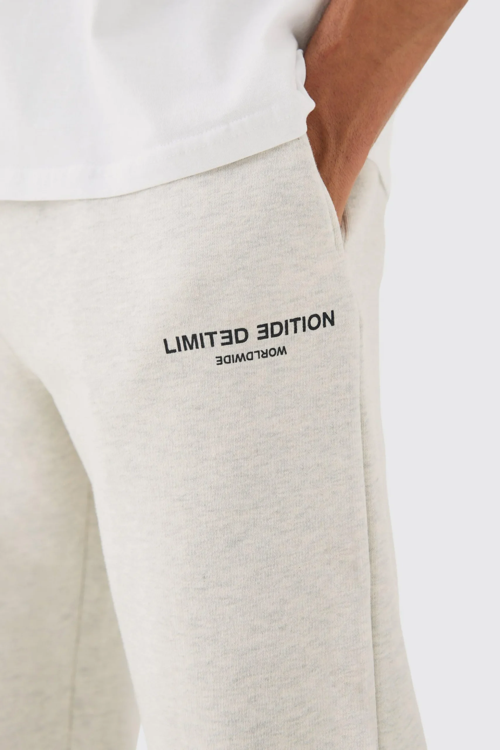 Relaxed Fit Limited Jogger | BoohooMAN UK