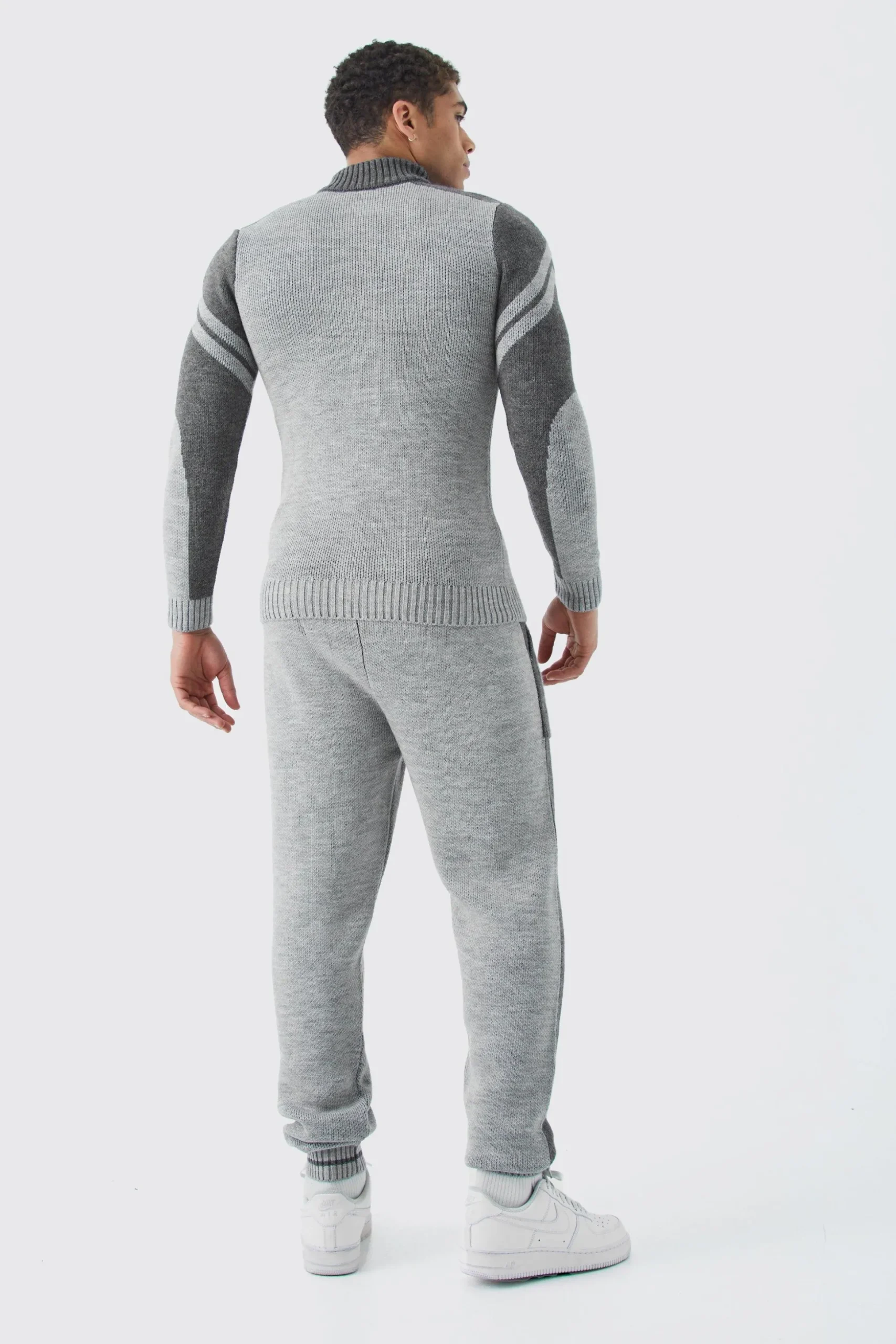Relaxed Fit Pannel Knitted Jogger With Cuff | BoohooMAN UK