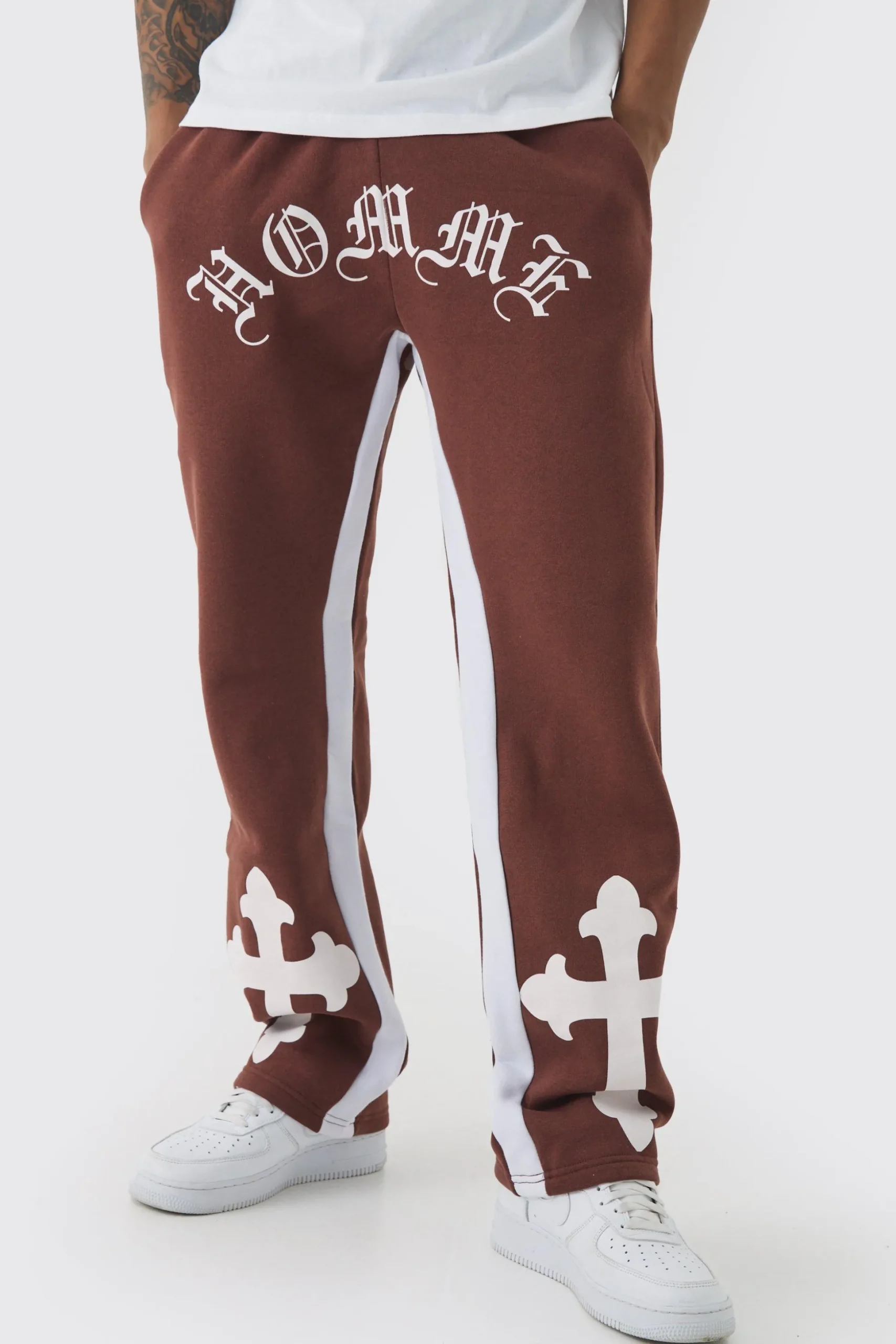 Relaxed Gothic Homme Cross Gusset Jogger | BoohooMAN UK