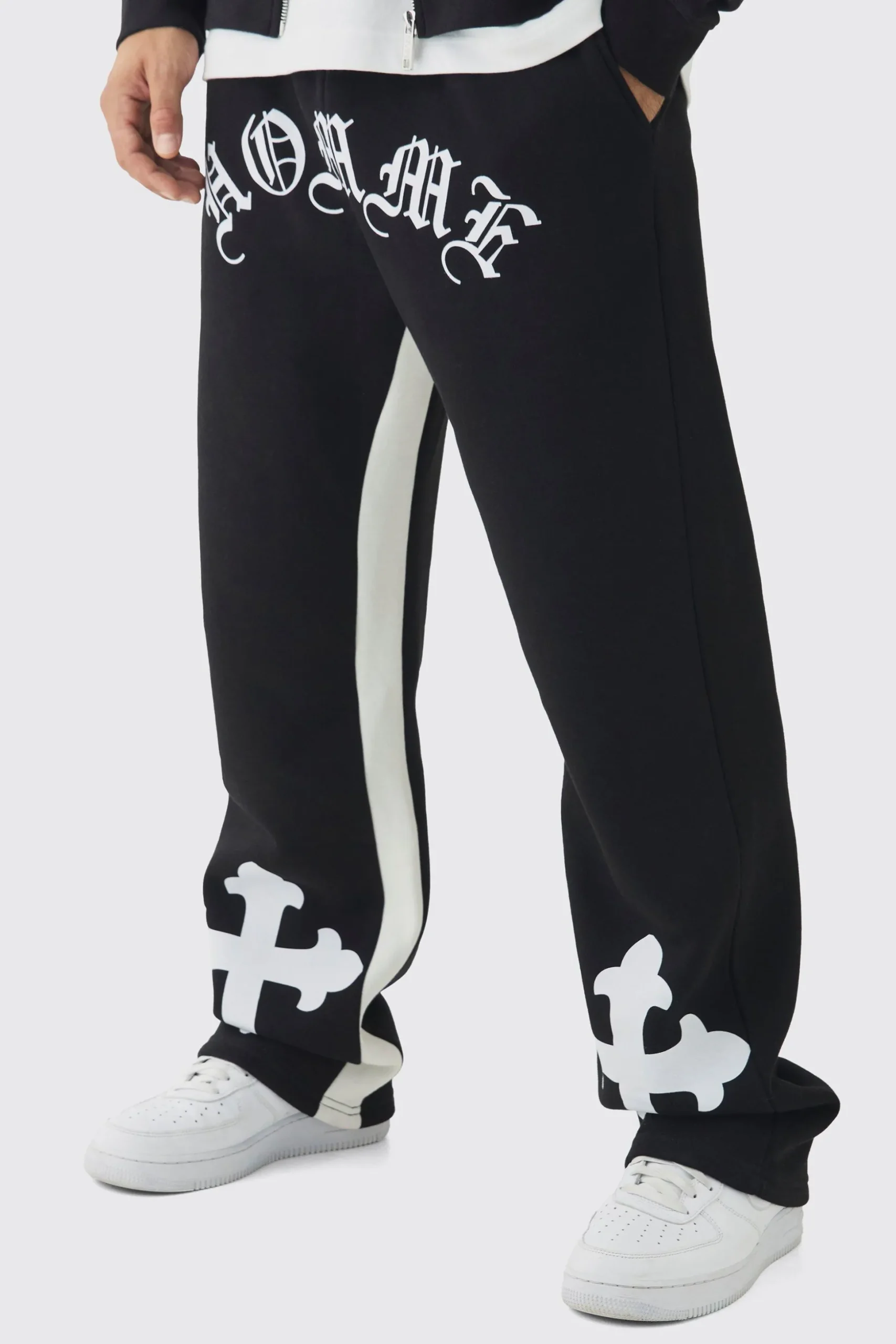 Relaxed Gothic Homme Cross Gusset Jogger | BoohooMAN UK