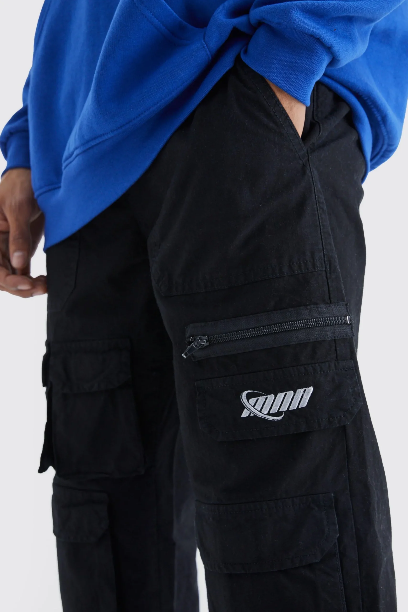 Relaxed Multi Cargo Ripstop Trouser With Tonal Embroidery | BoohooMAN UK