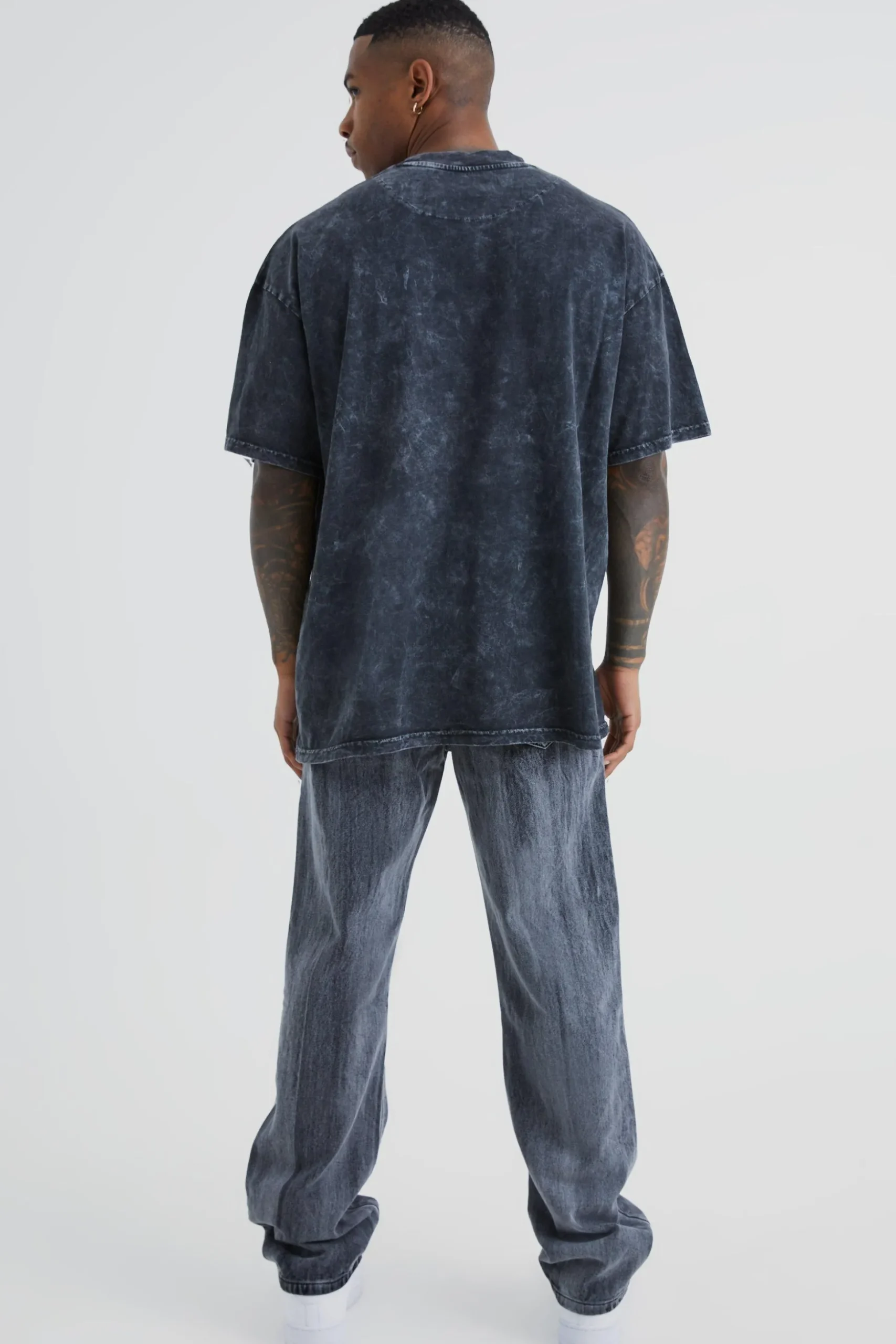 Relaxed Rigid Bleached Jeans | BoohooMAN UK