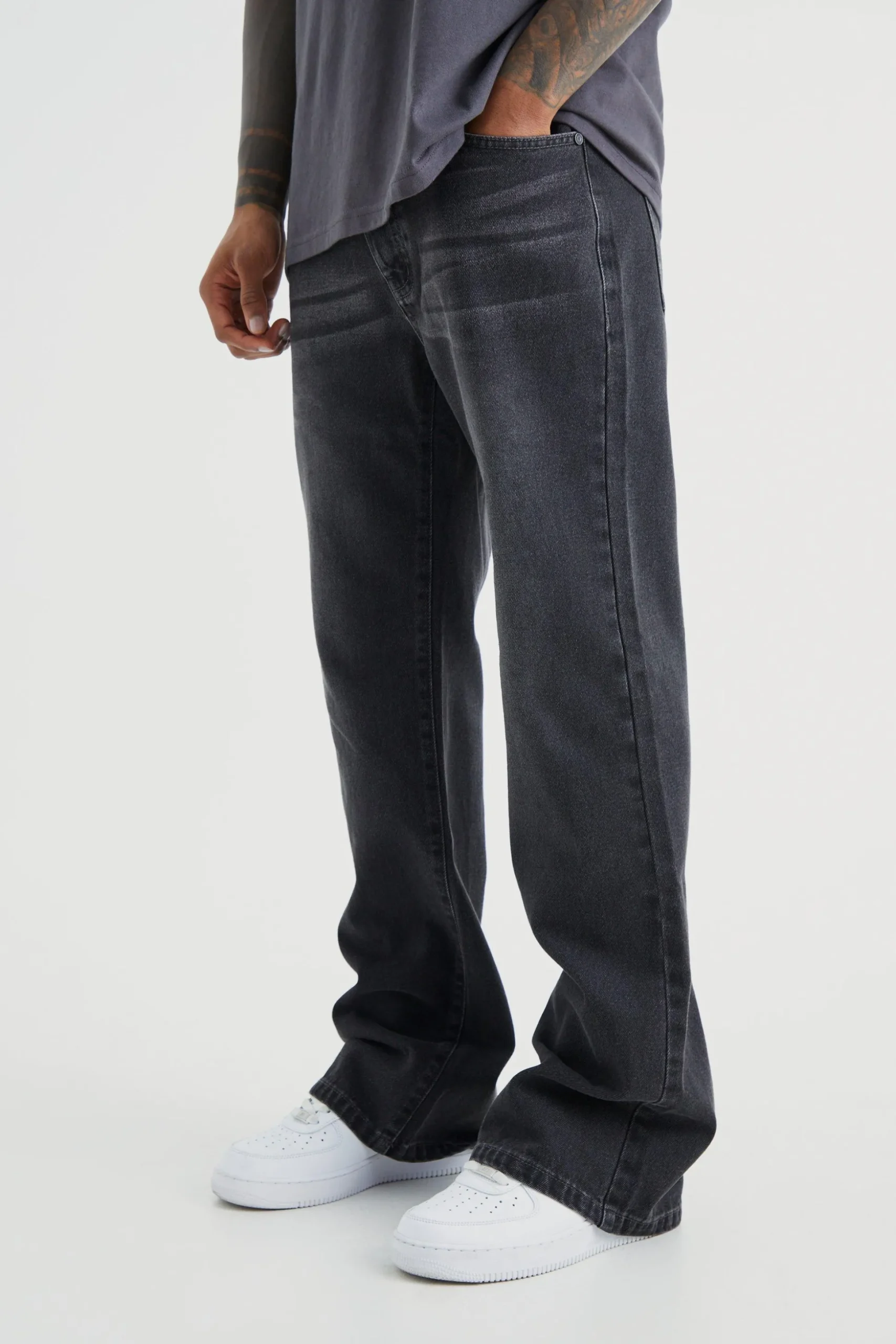Relaxed Rigid Flare Jean | BoohooMAN UK