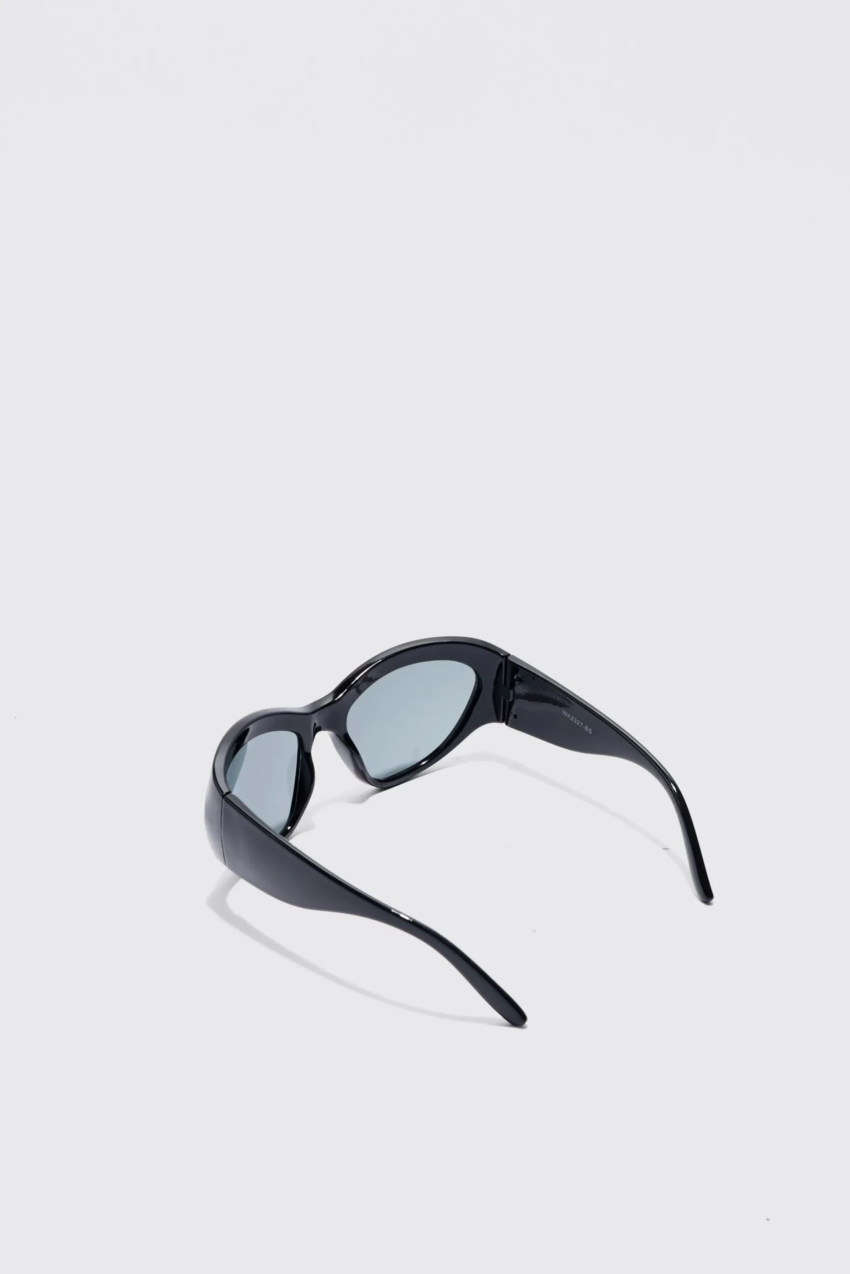 Shield Lens Metallic Frame Sunglasses | BoohooMAN UK