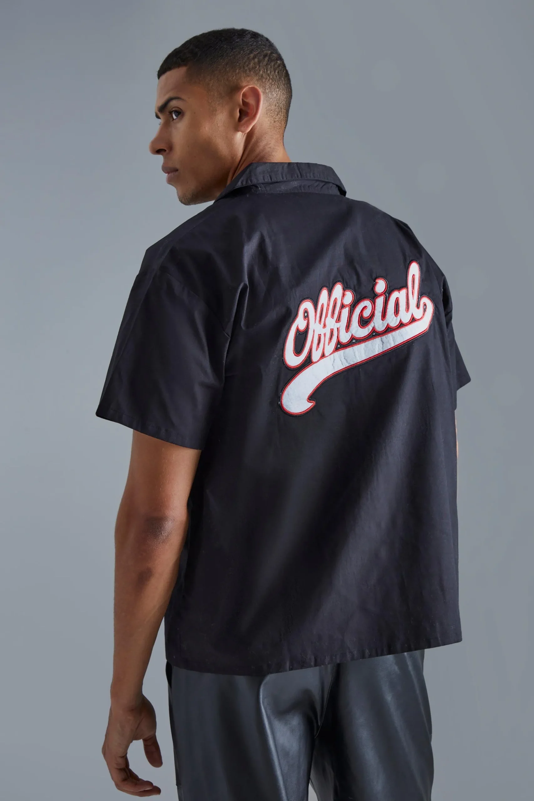 Short Sleeve Boxy Poplin Official Shirt | BoohooMAN UK