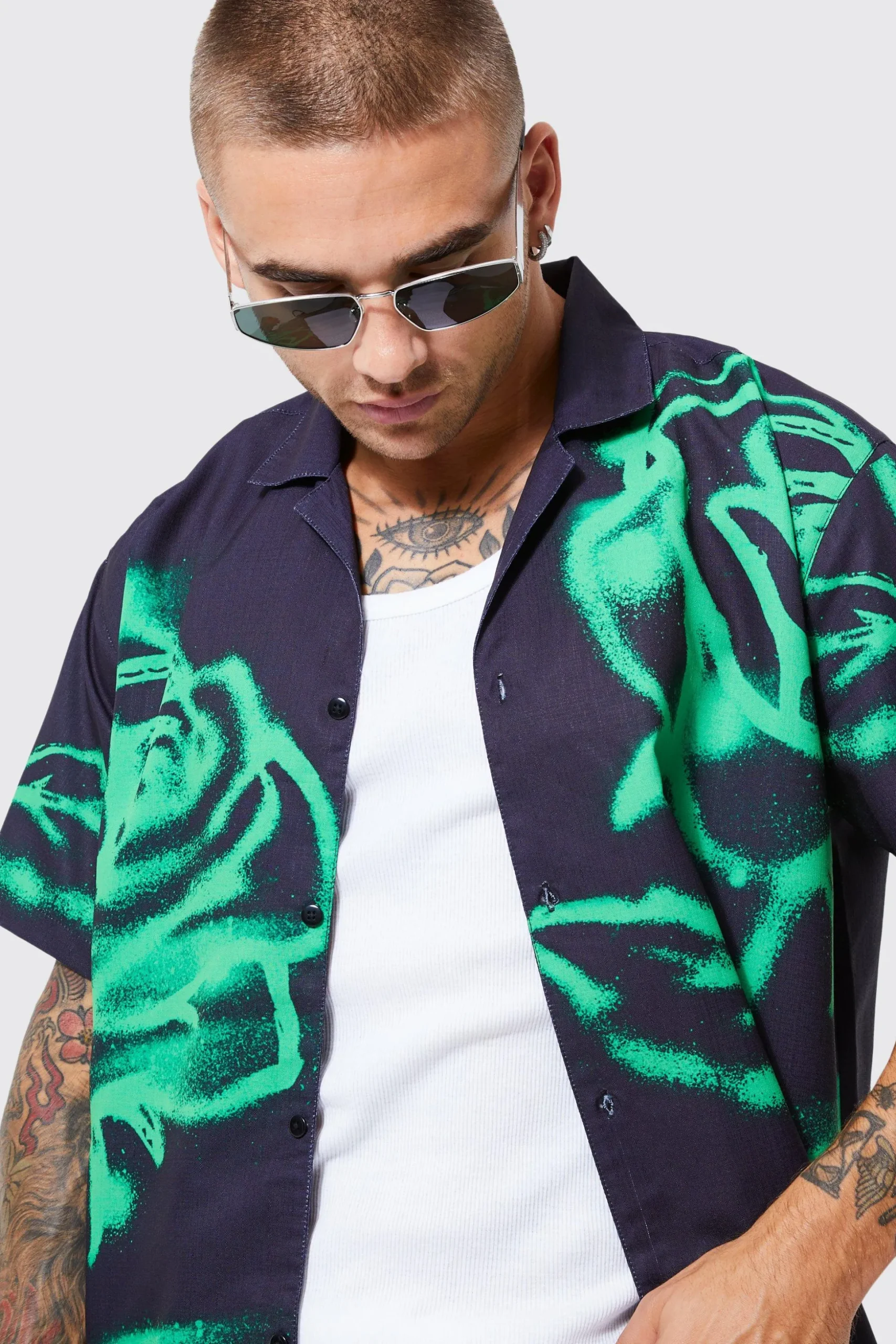 Short Sleeve Oversized Slub Spray Rose Shirt | BoohooMAN UK