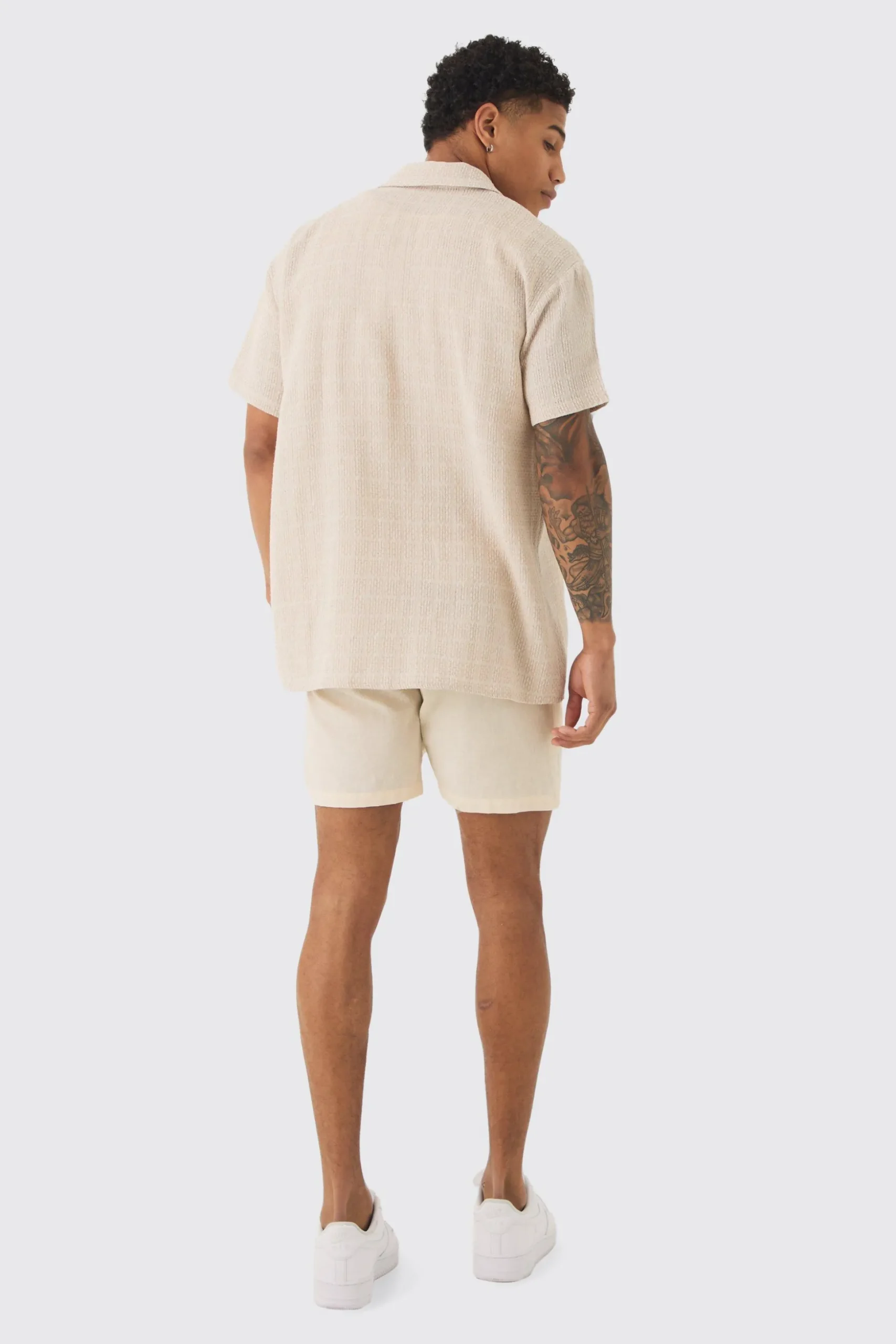 Short Sleeve Oversized Textured Check Shirt | BoohooMAN UK