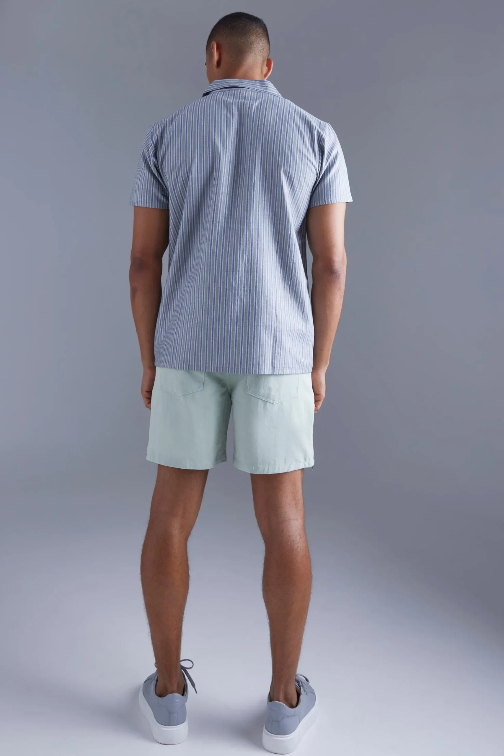 Short Sleeve Regular Bold Stripe Shirt | BoohooMAN UK