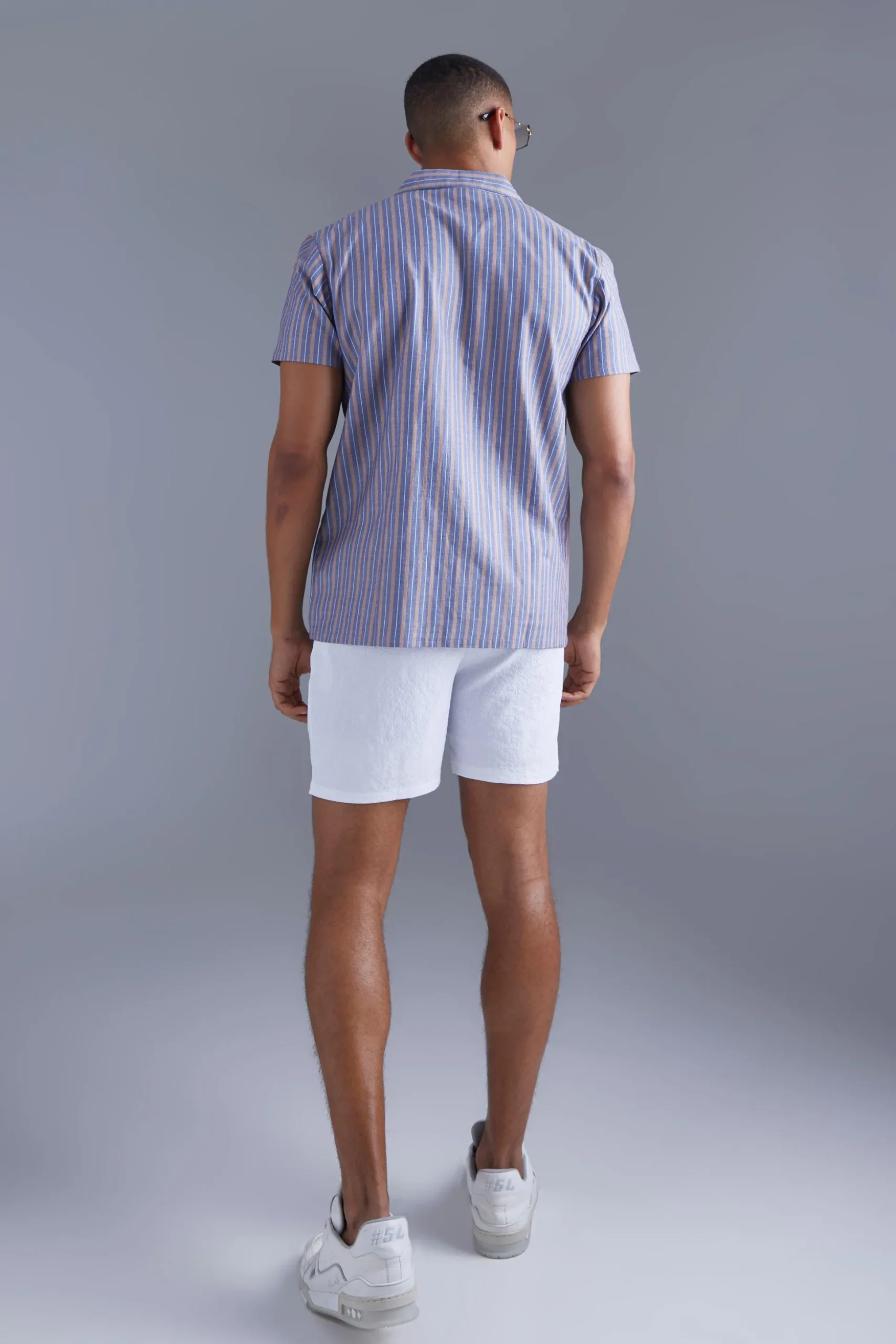 Short Sleeve Regular Bold Stripe Shirt | BoohooMAN UK
