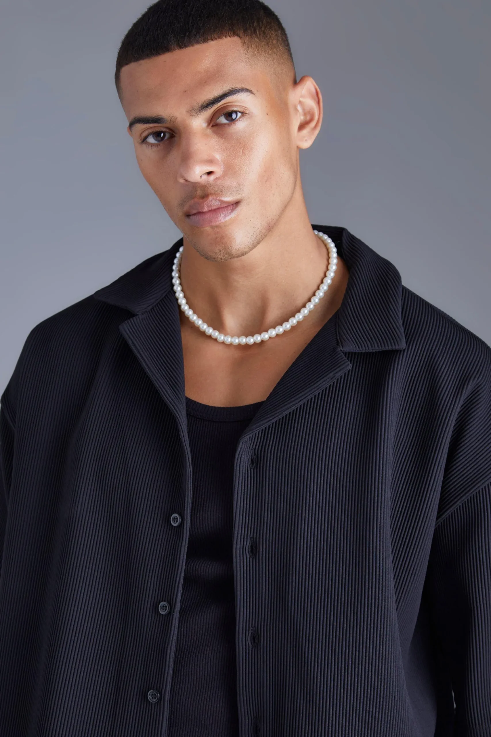 Short Sleeve Revere Oversized Fit Pleated Shirt | BoohooMAN UK