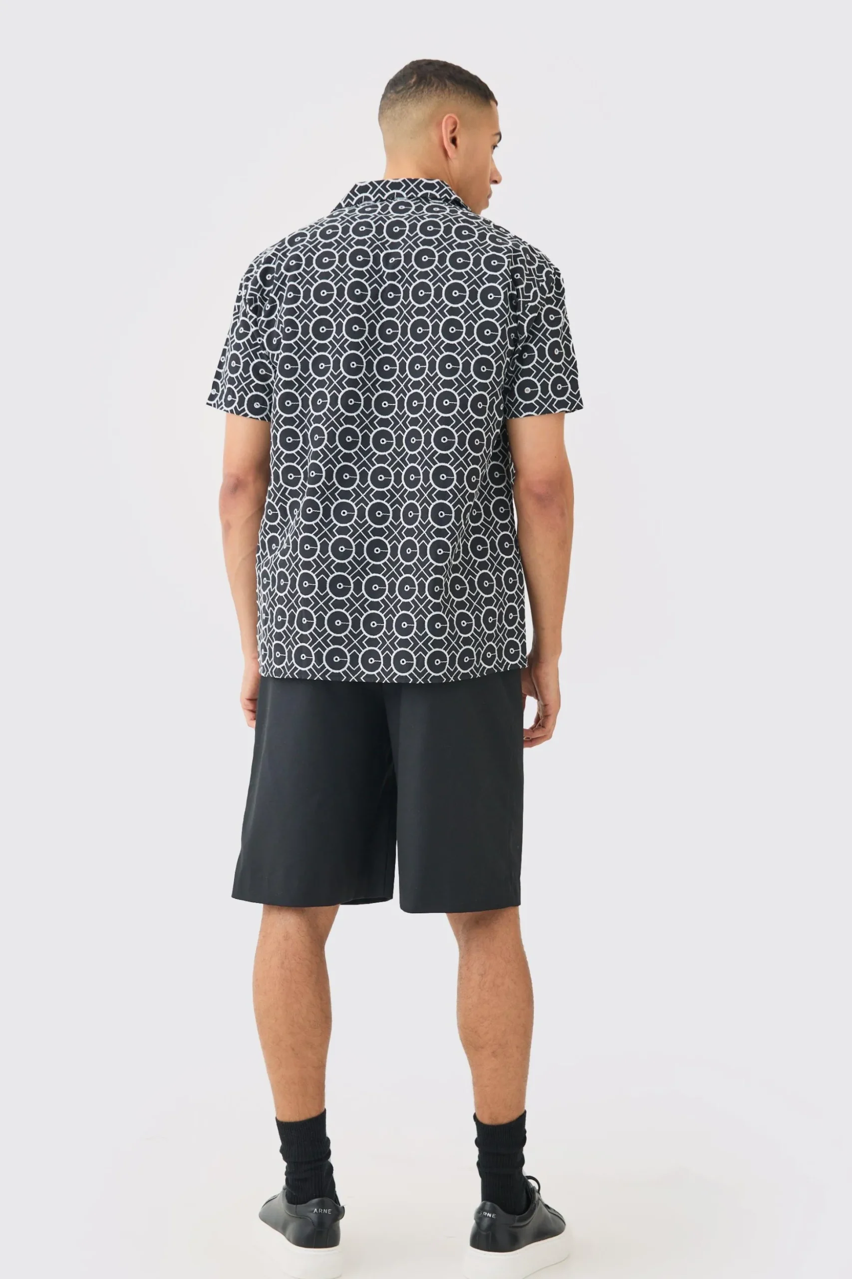 Short Sleeve Revere Oversized Embroidered Geo Shirt | BoohooMAN UK