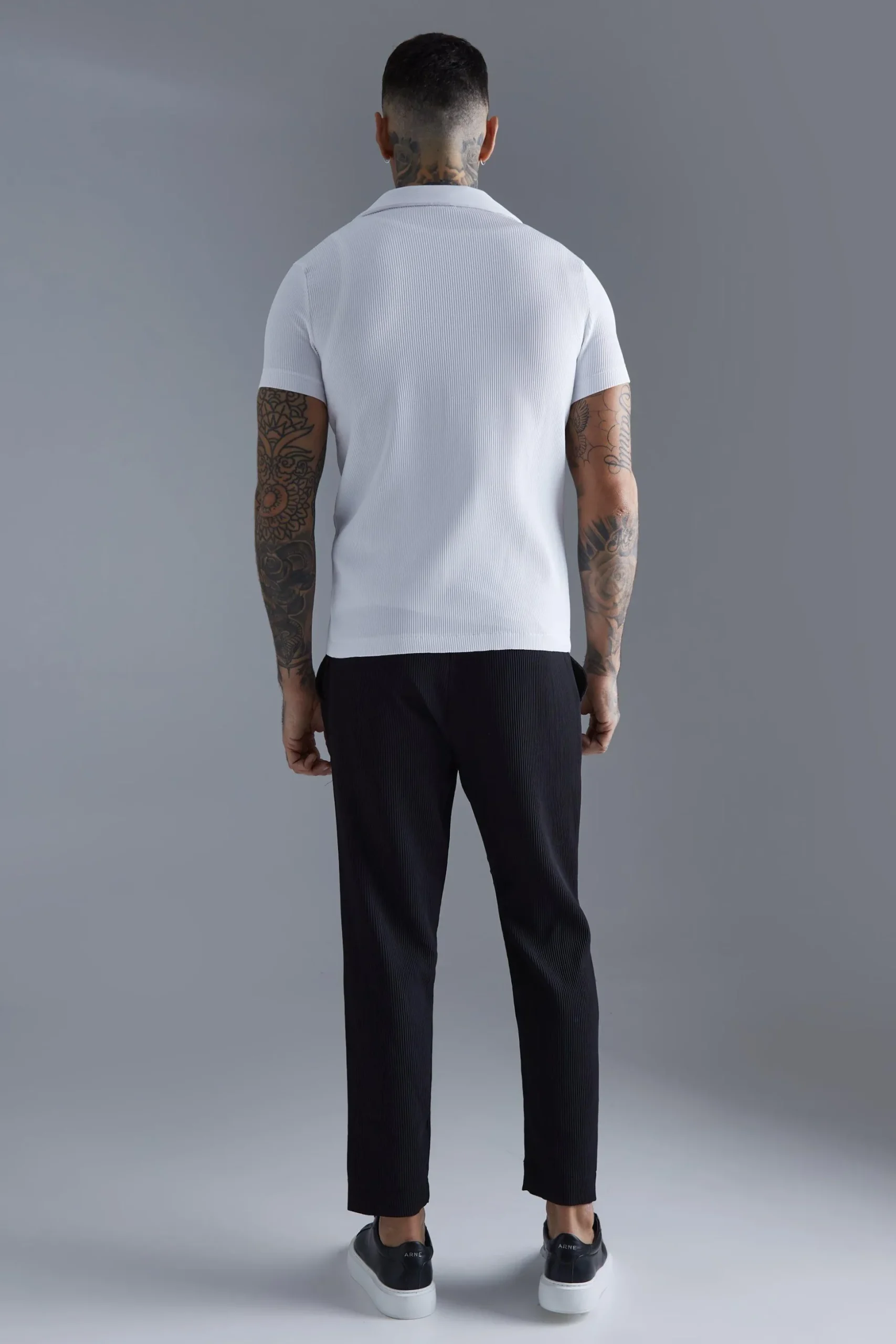Short Sleeve Revere Stretch Fit Pleated Shirt | BoohooMAN UK