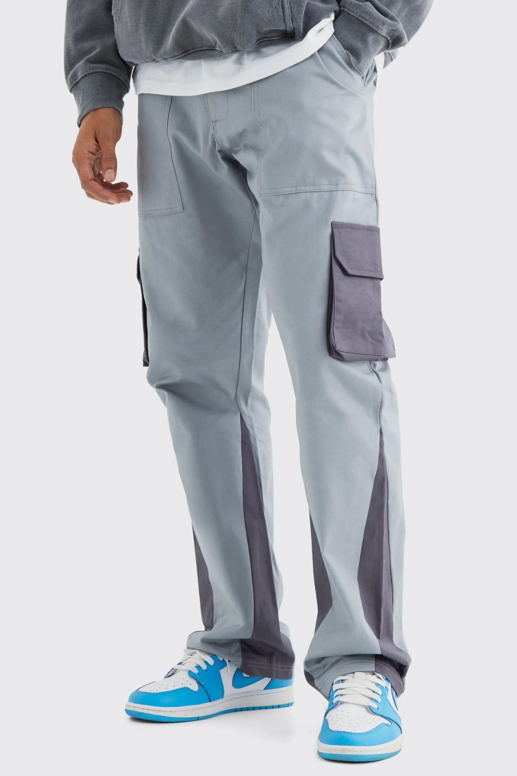 Slim Fit Colour Block Cargo Trouser With Woven Tab | BoohooMAN UK