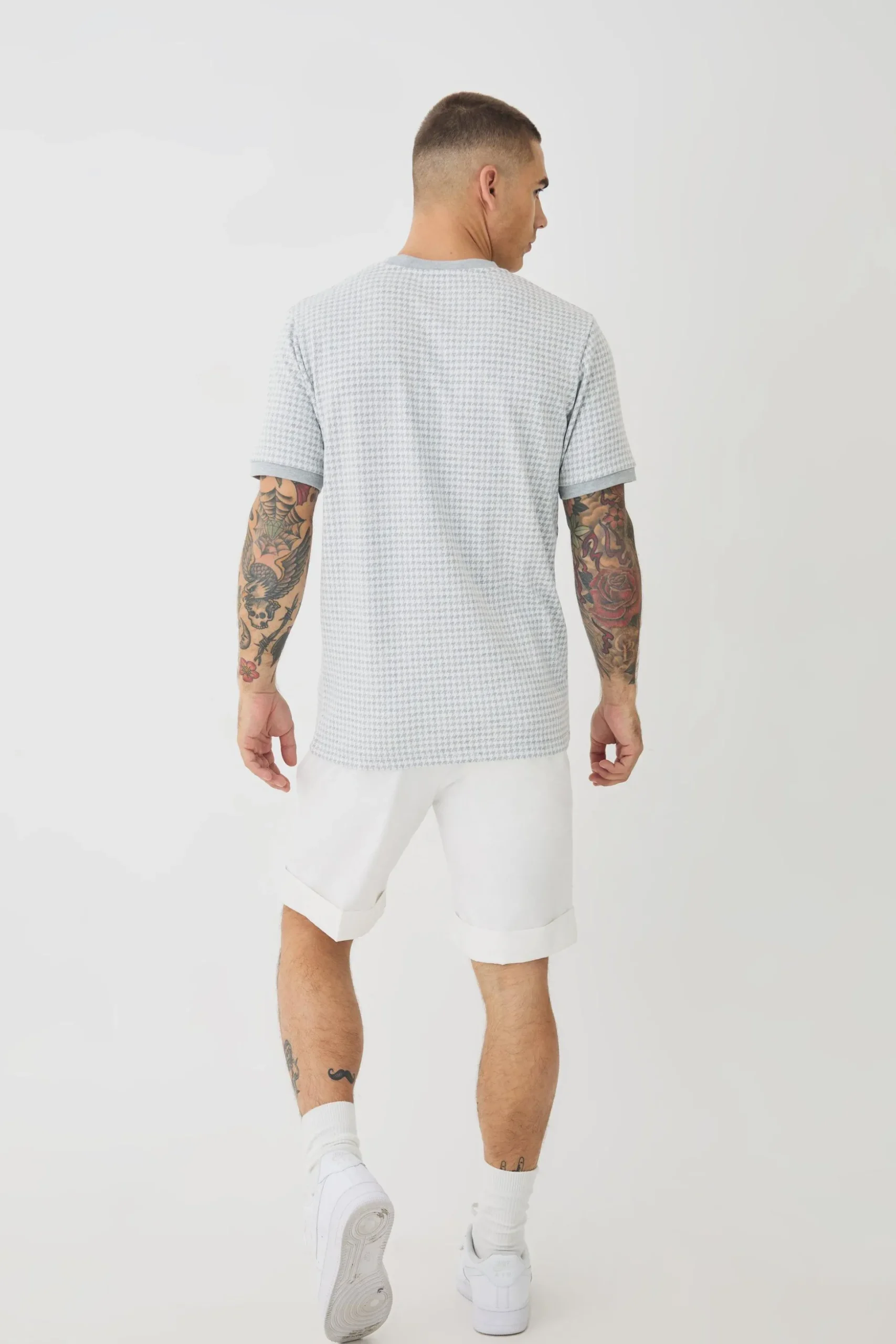 Smart Slim Dogtooth Jacquard Ringer T-shirt | BoohooMAN UK