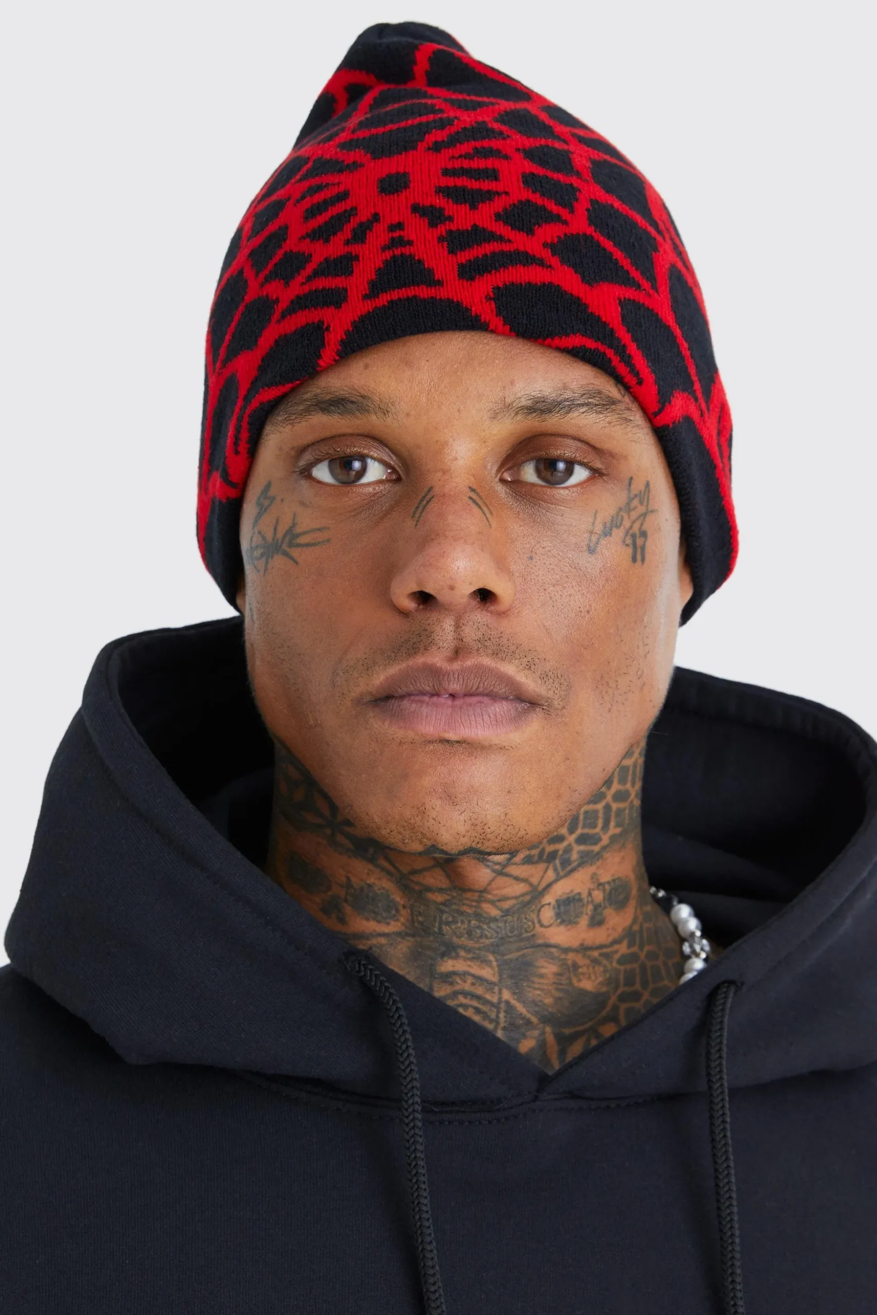 Spiderweb Graphic Beanie | BoohooMAN UK