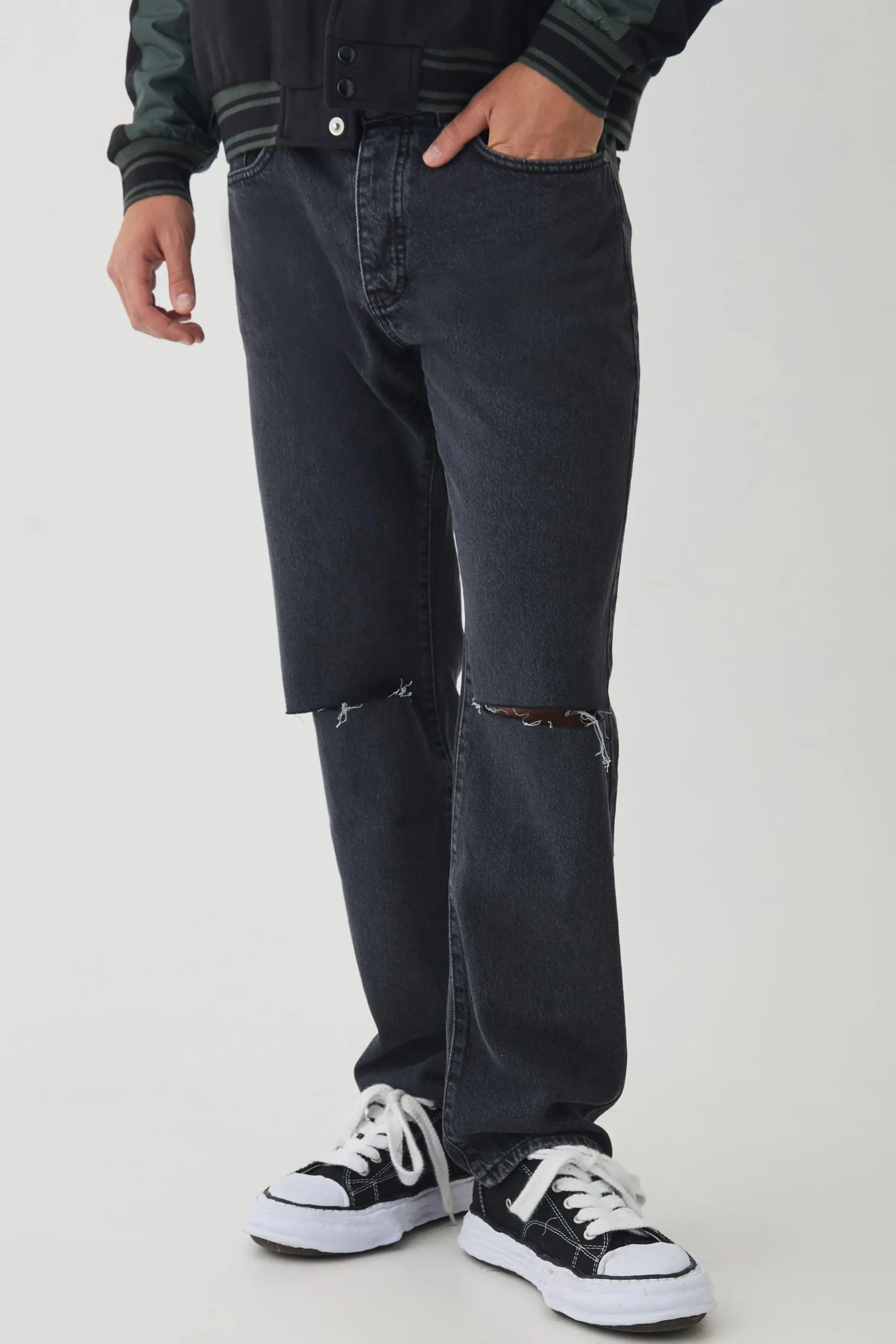Straight Leg Rigid Ripped Knee Distressed Jeans | BoohooMAN UK