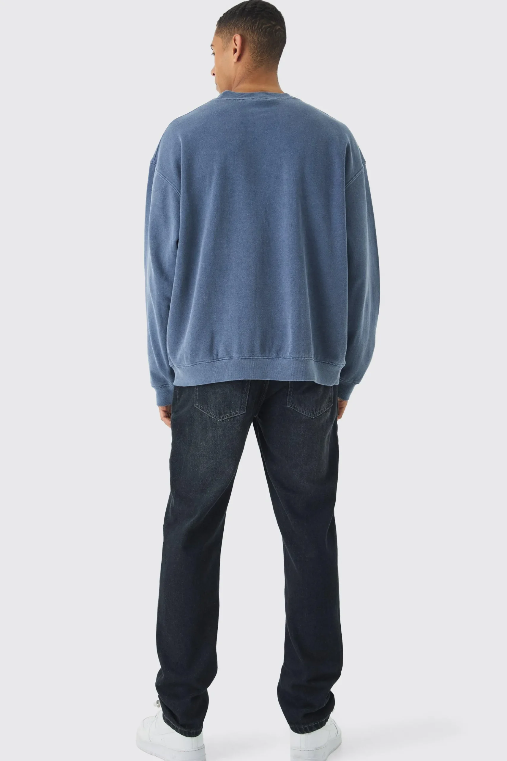 Straight Rigid Jean In Dark Grey | BoohooMAN UK