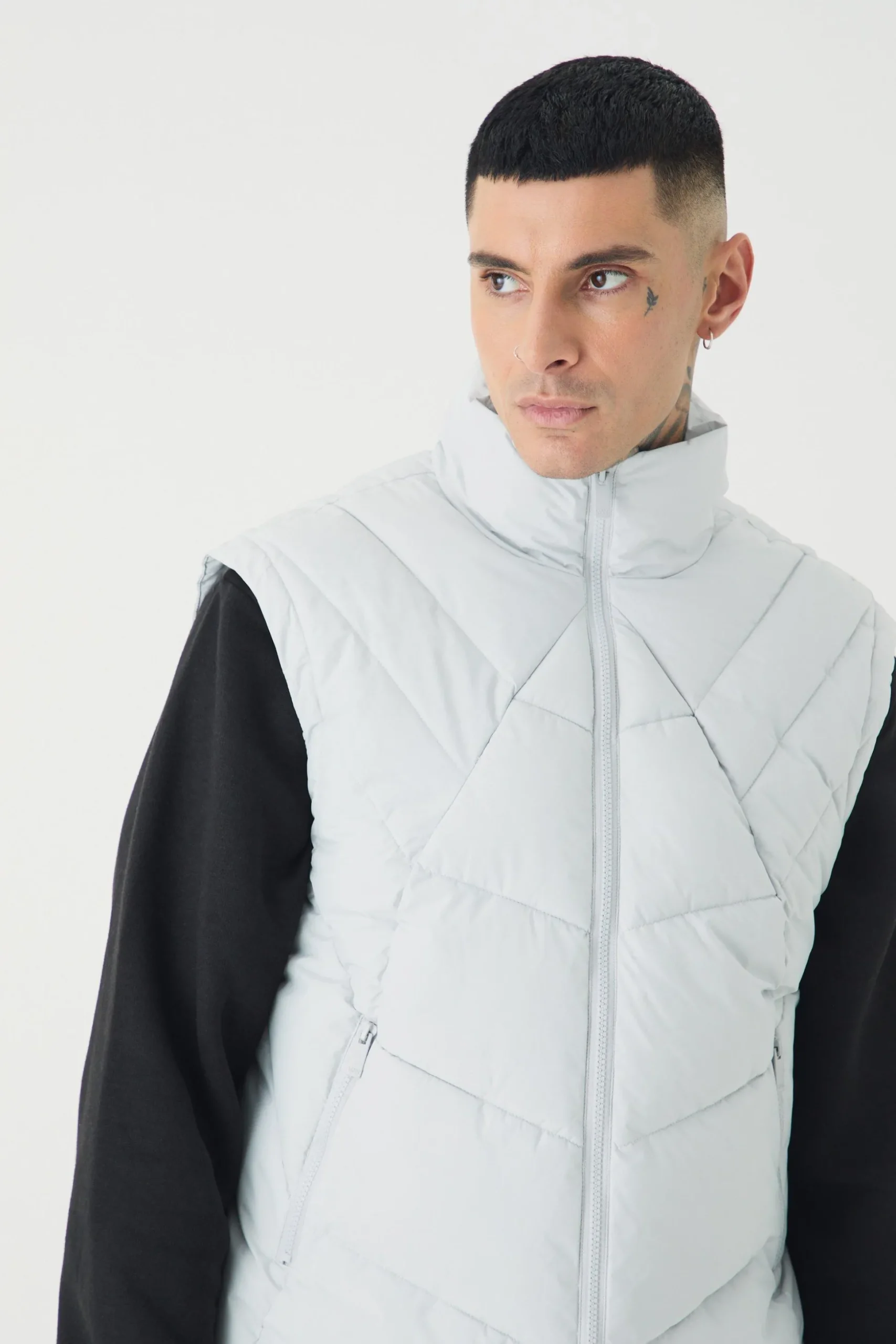 Tall Abstract Quilted Funnel Neck Gilet In Light Grey | BoohooMAN UK