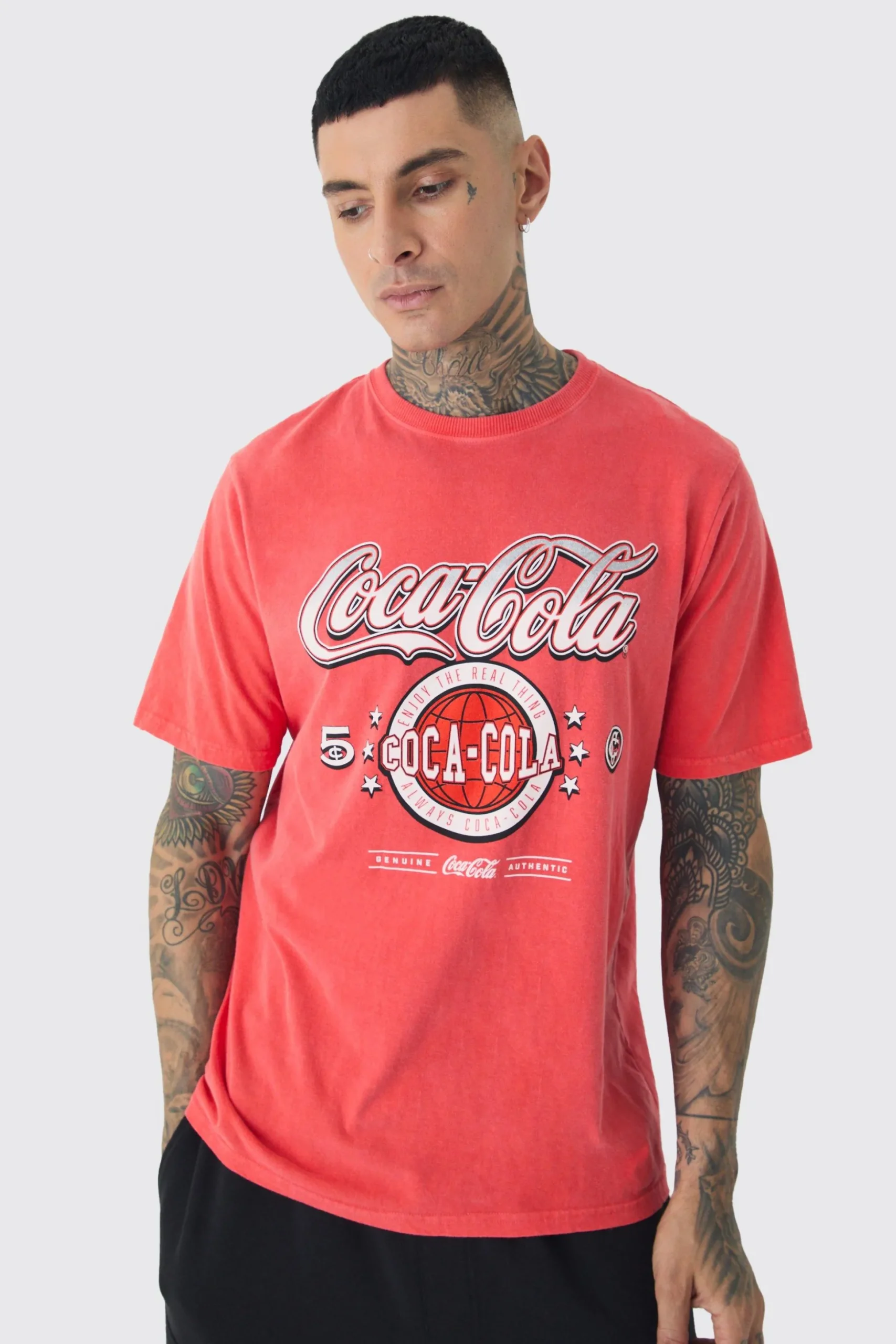 Tall Coca Cola License Print T-shirt In Red | BoohooMAN UK