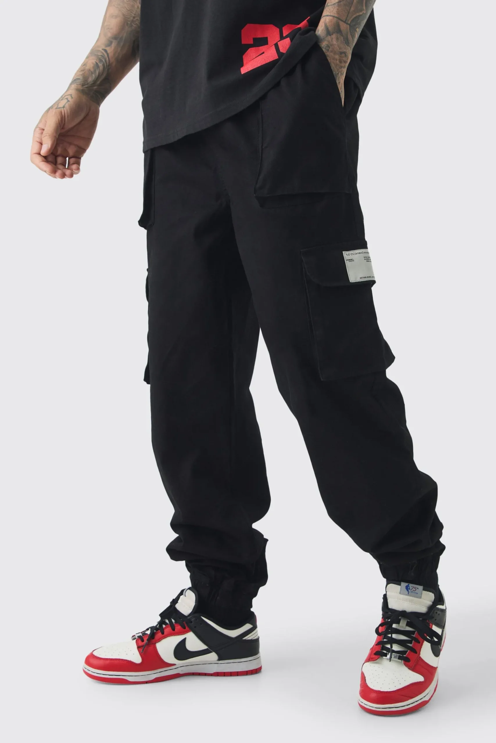 Tall Cuffed Hem Woven Tab Cargo Trousers In Black | BoohooMAN UK