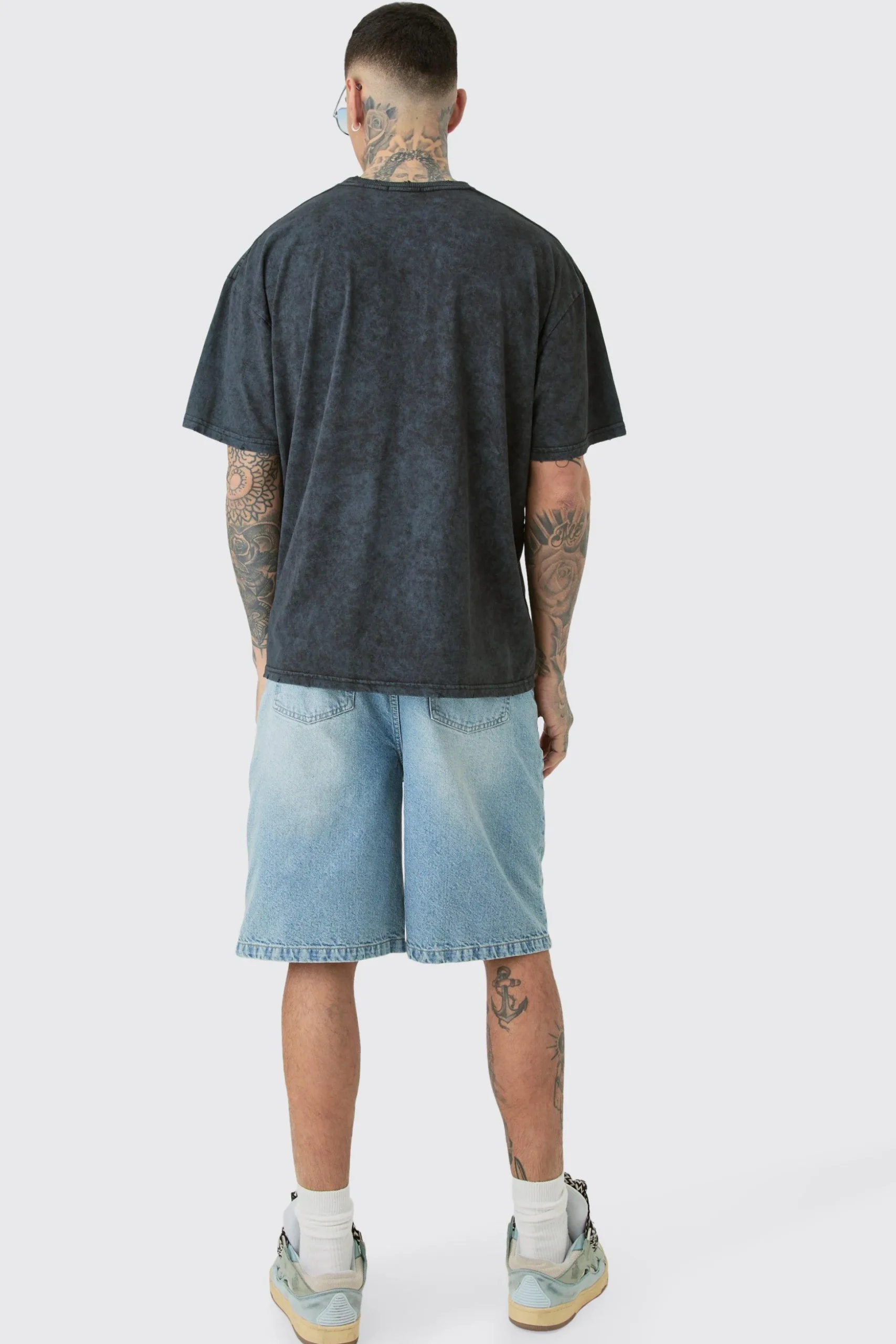 Tall Distressed Oversized Acid Wash Gothic Print T-shirt | BoohooMAN UK