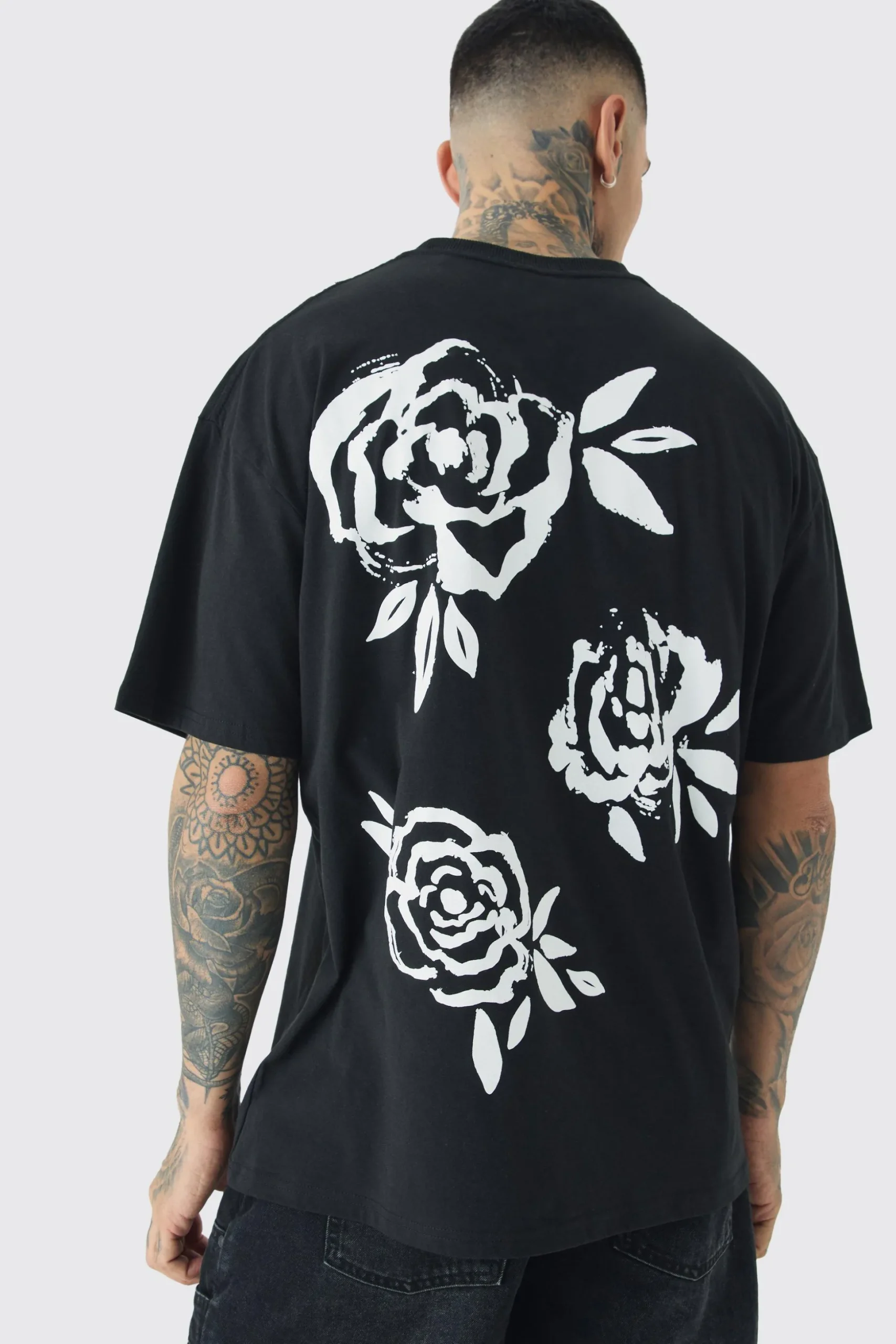 Tall Mono Rose Floral Back Print T-shirt In Black | BoohooMAN UK