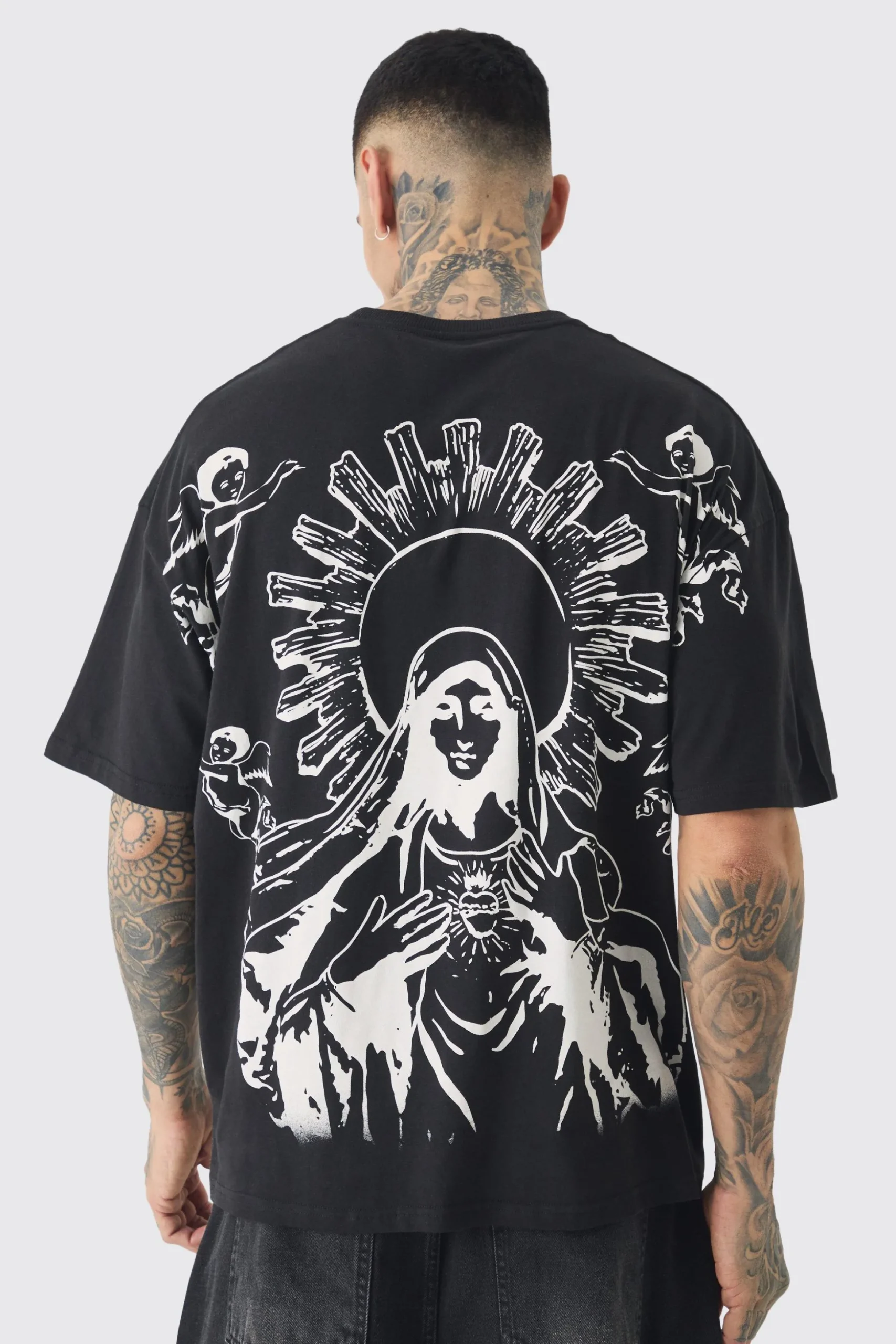 Tall Over The Seam Renaissance Back Print T-shirt In Black | BoohooMAN UK