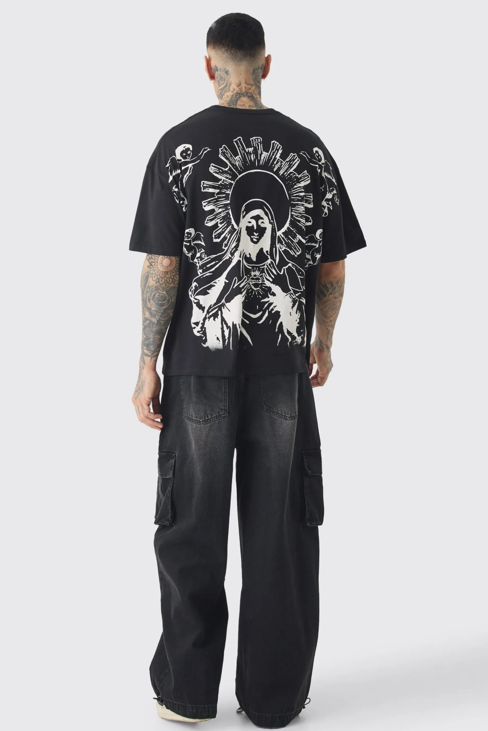 Tall Over The Seam Renaissance Back Print T-shirt In Black | BoohooMAN UK