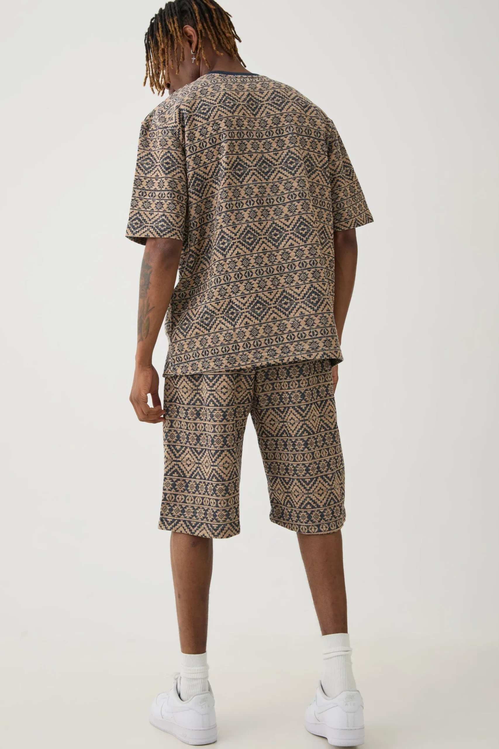 Tall Oversized Jacquard Abstract T-shirt | BoohooMAN UK