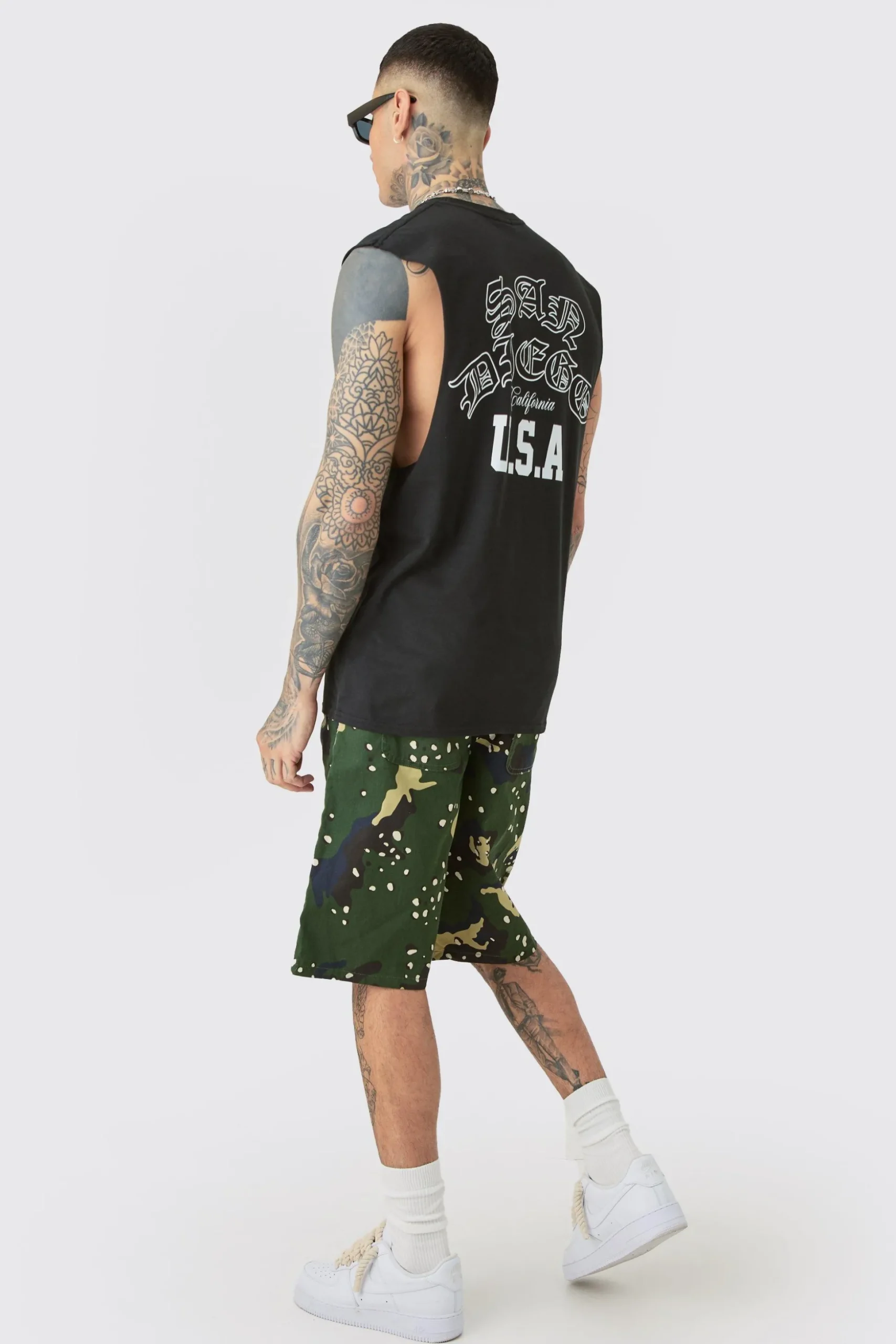 Tall Varsity San Diego Backprint Tank In Black | BoohooMAN UK
