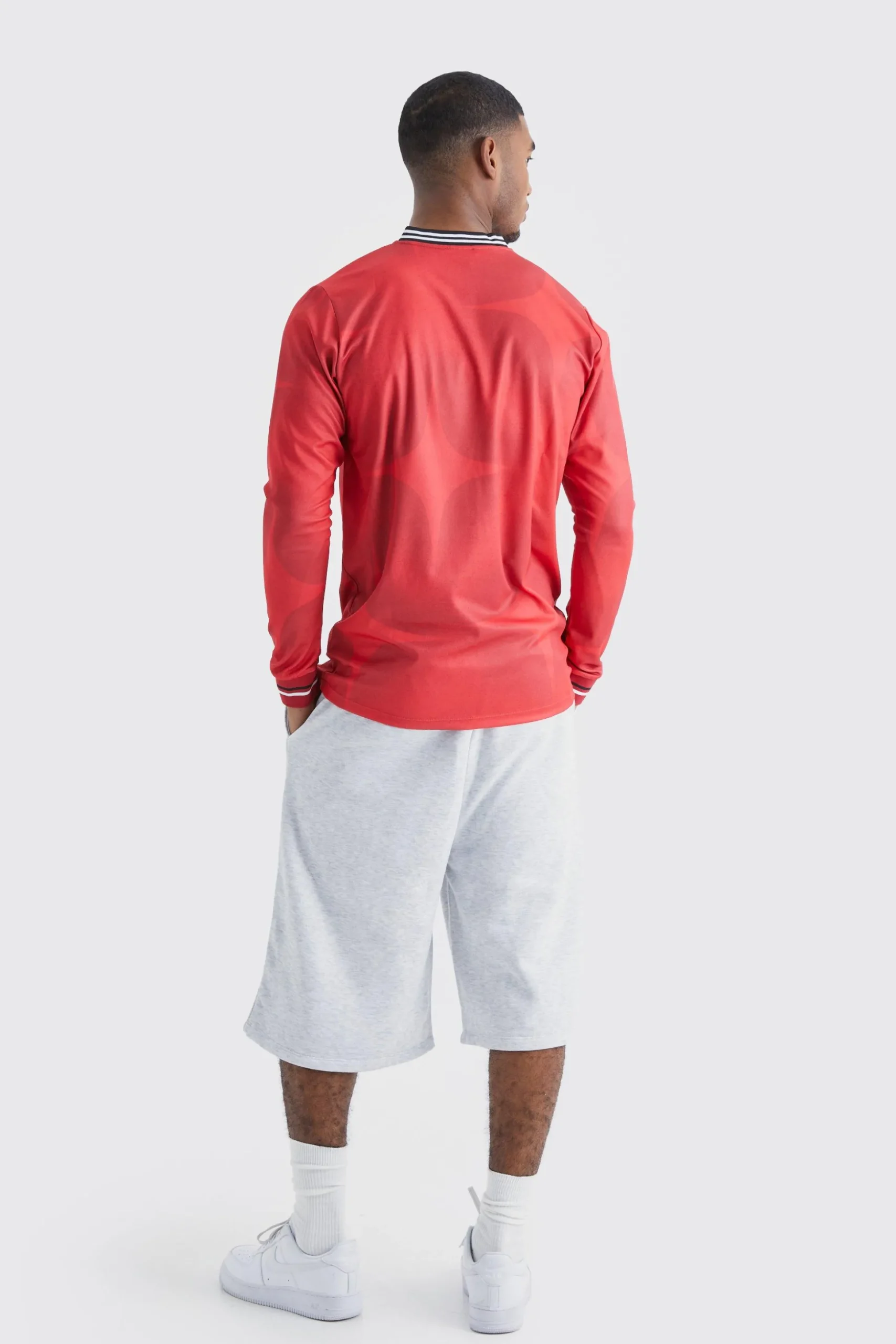 Tall Worldwide Long Sleeve Football Shirt | BoohooMAN UK