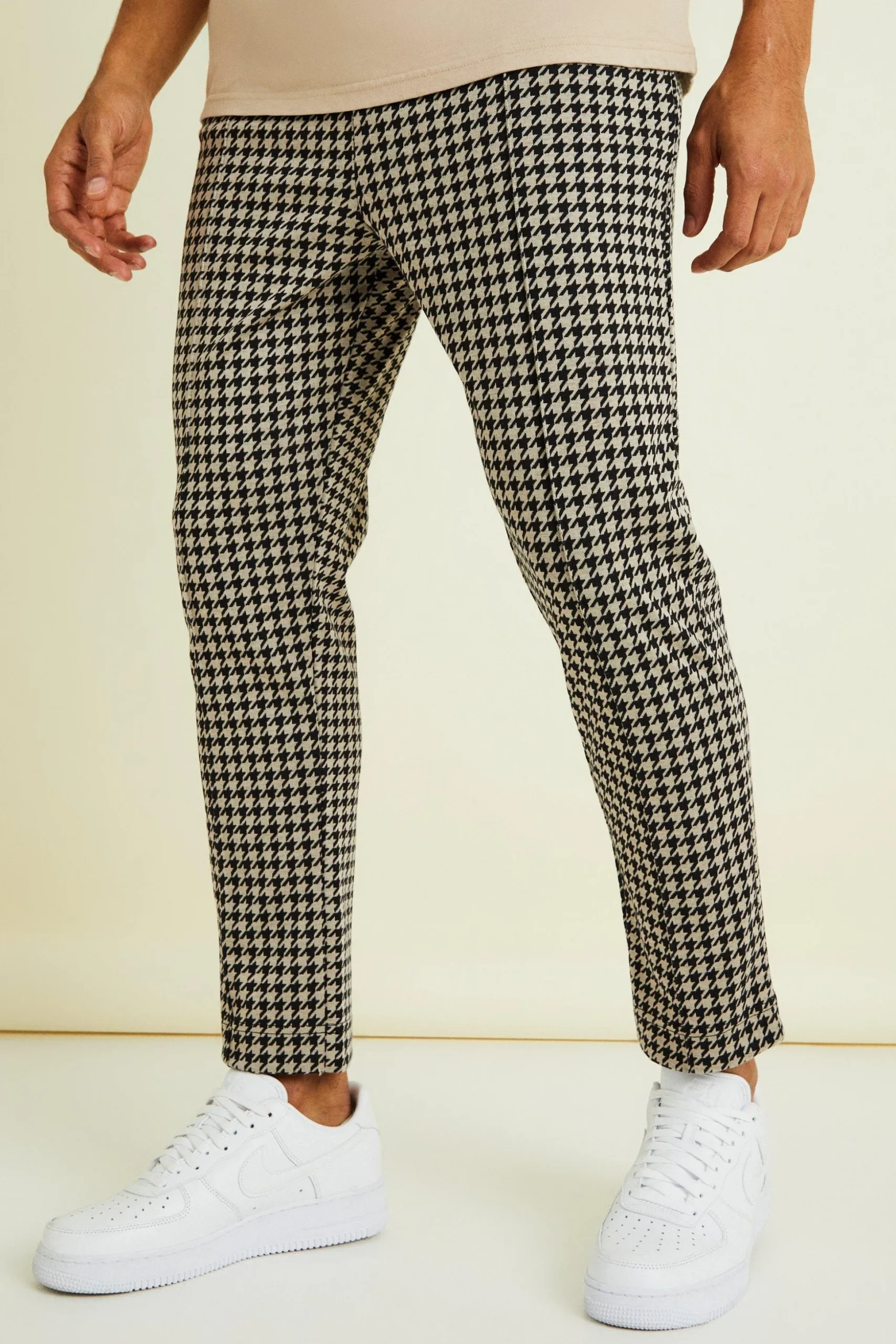 Tapered Pintuck Crop Elasticated Waist Smart Jogger | BoohooMAN UK