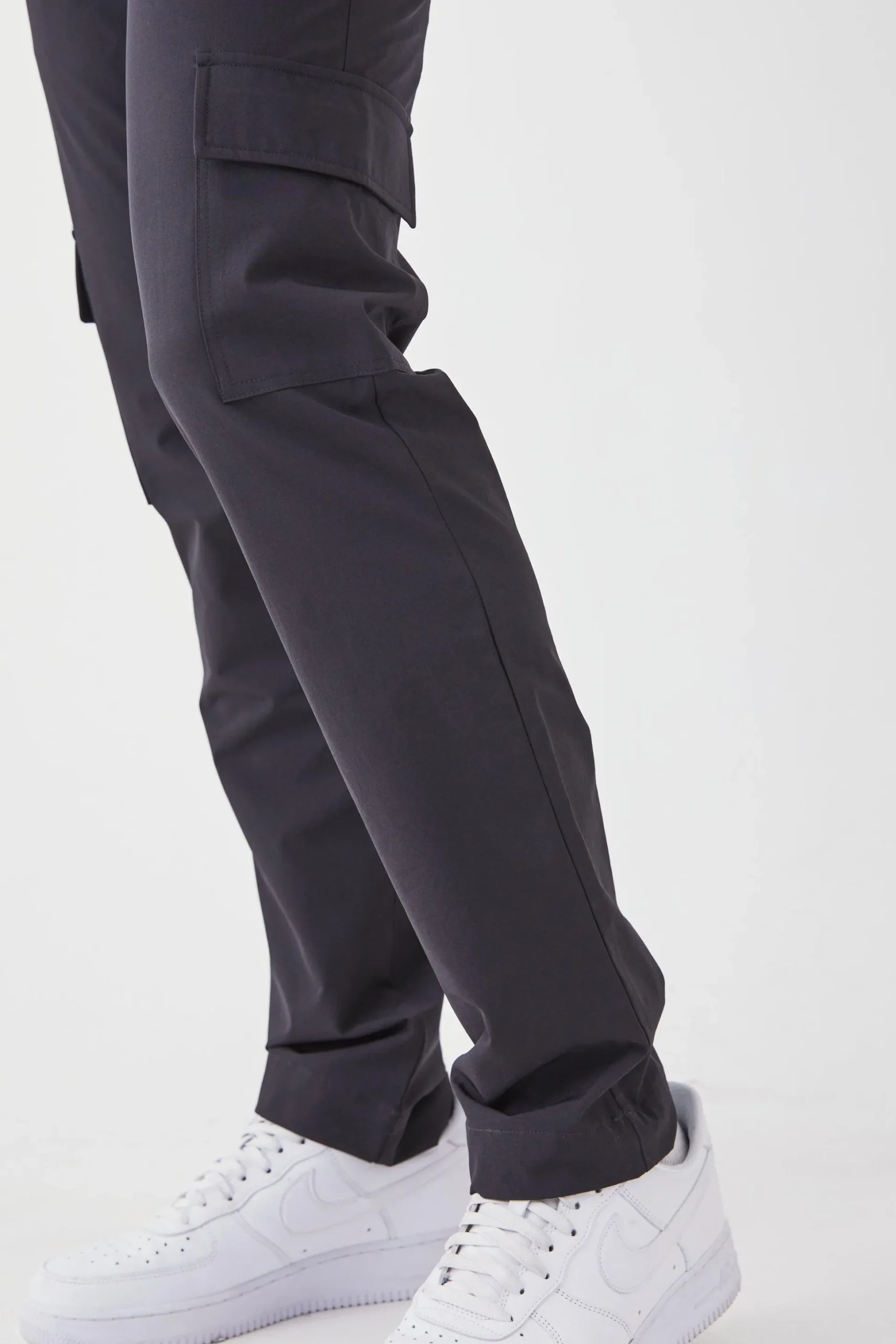 Technical Stretch Tailored Straight Fit Cargo Trousers | BoohooMAN UK