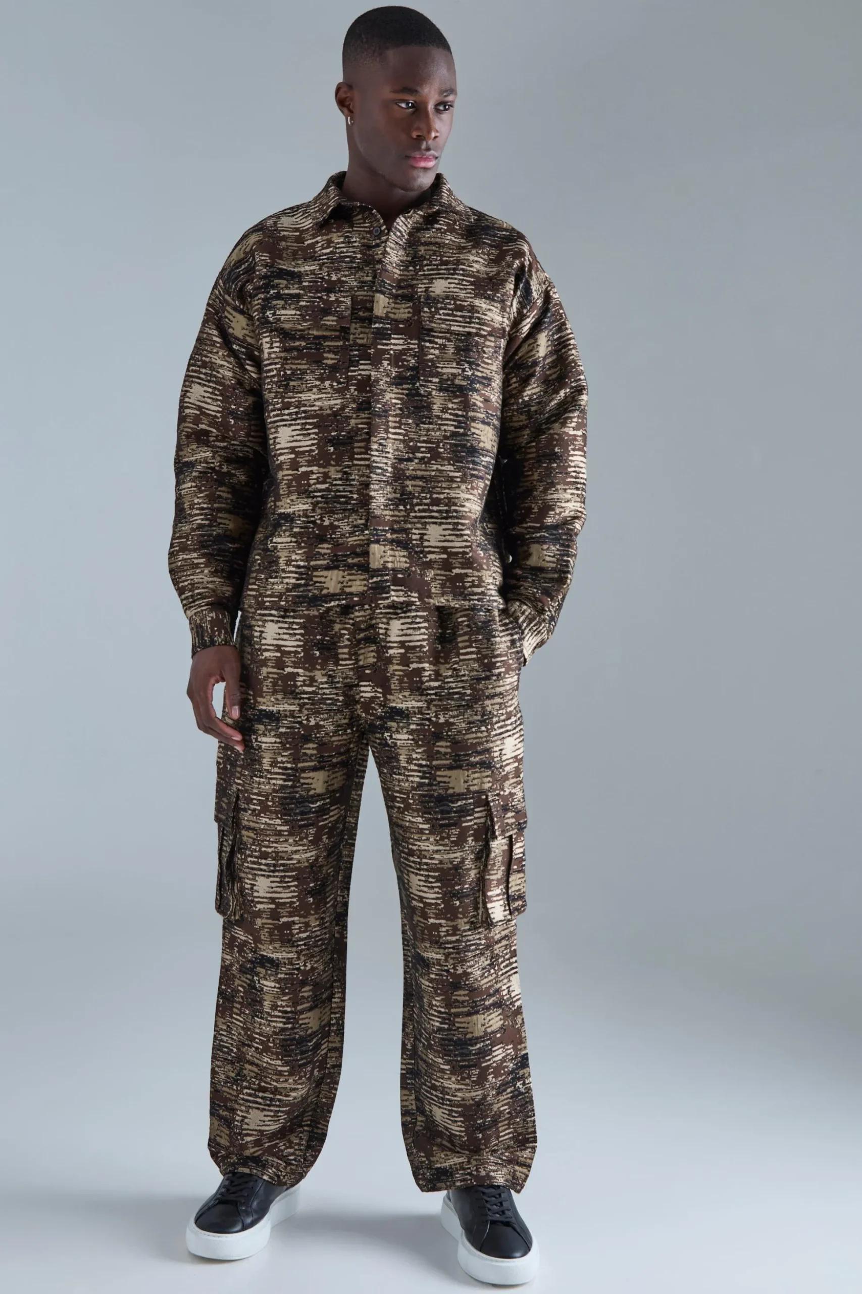 Textured Camo Patch Pocket Overshirt | BoohooMAN UK