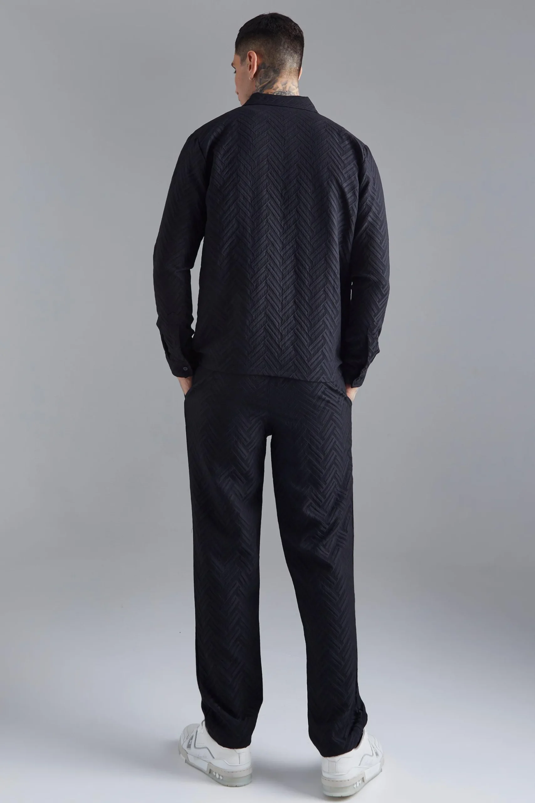 Tonal Geo Smart Straight Trouser | BoohooMAN UK