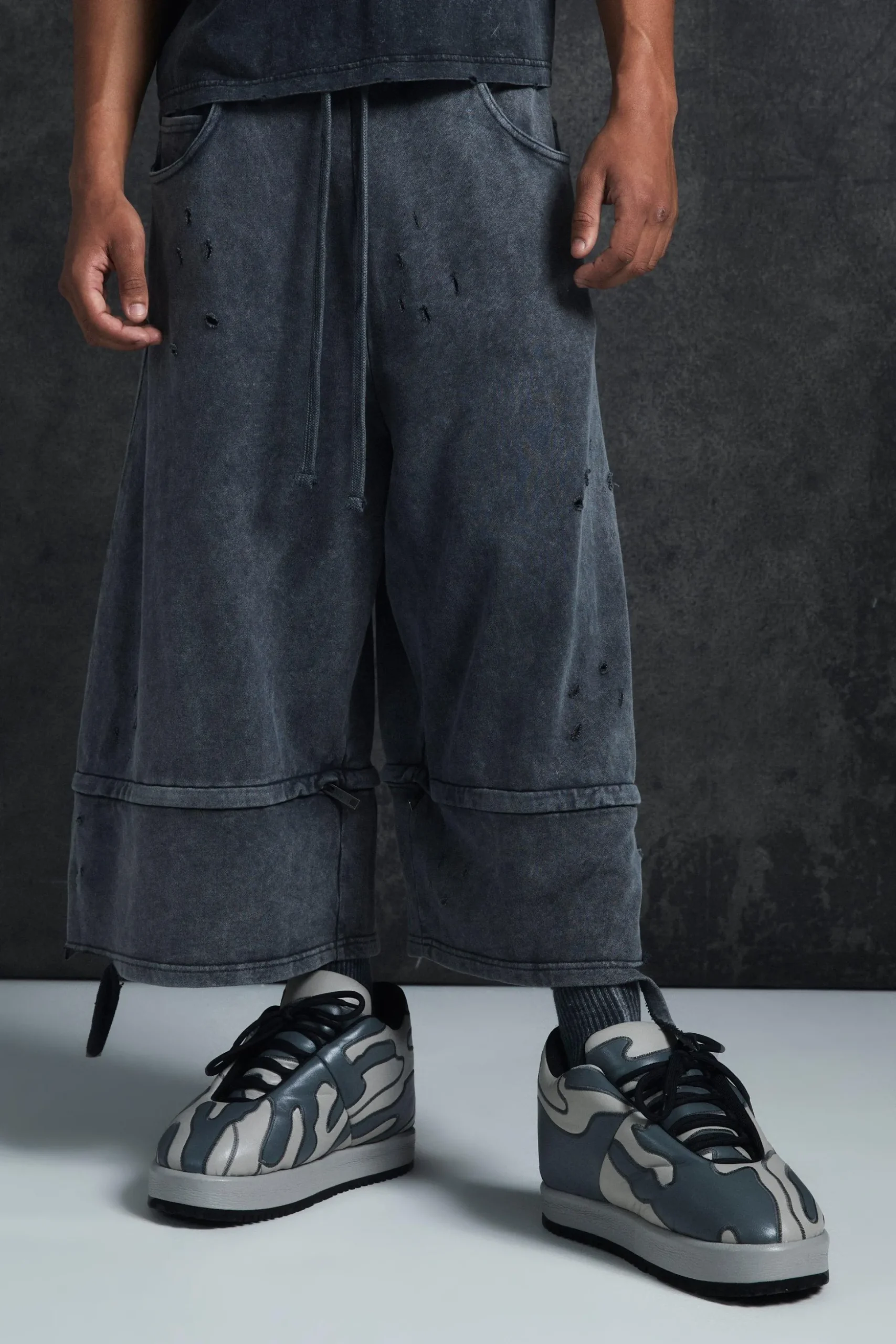 Trippie Redd Baggy Heavyweight Washed & Distressed Jort | BoohooMAN UK