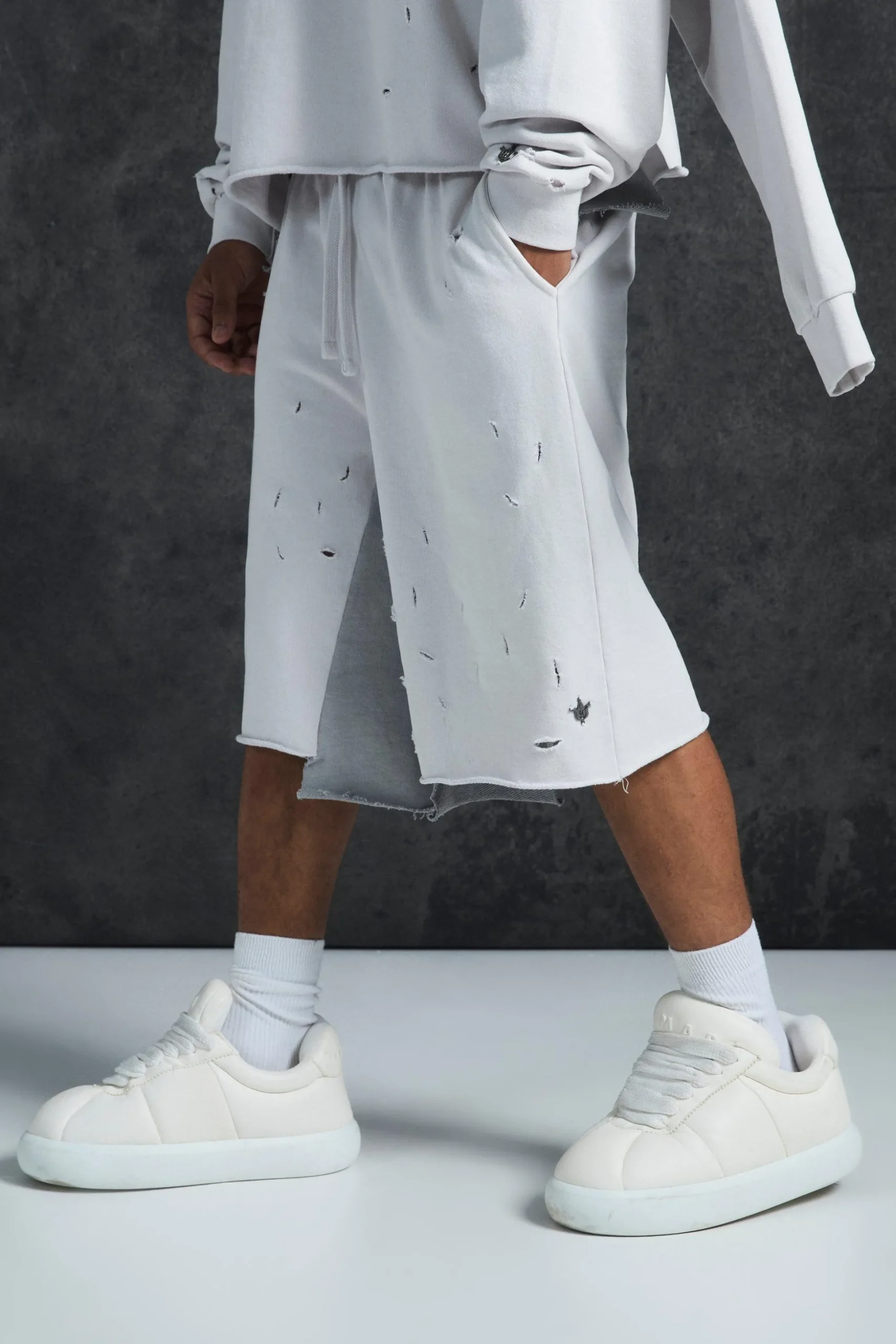Trippie Redd Relaxed Washed & Distressed Double Waistband Long Length Short | BoohooMAN UK